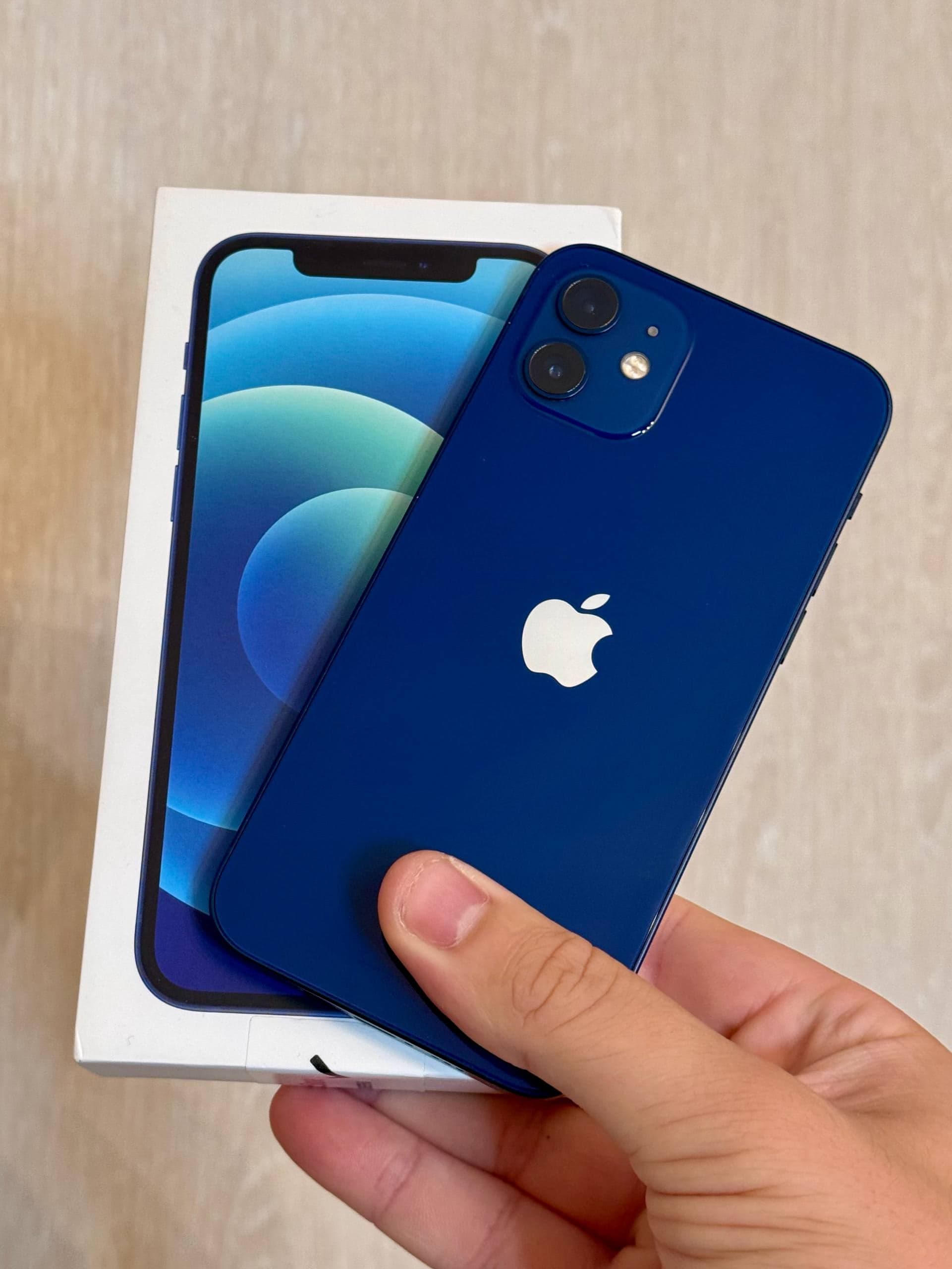 iPhone 12, 64 ГБ: корпус