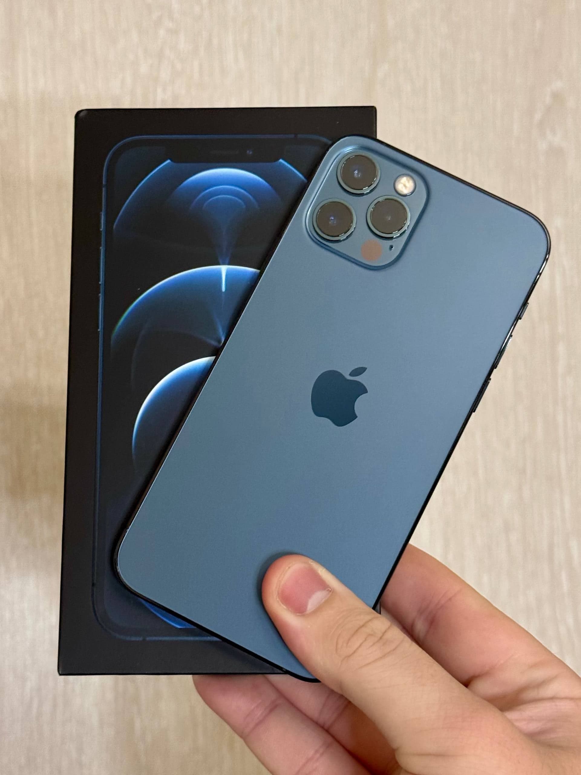 iPhone 12 Pro, 128 ГБ: корпус