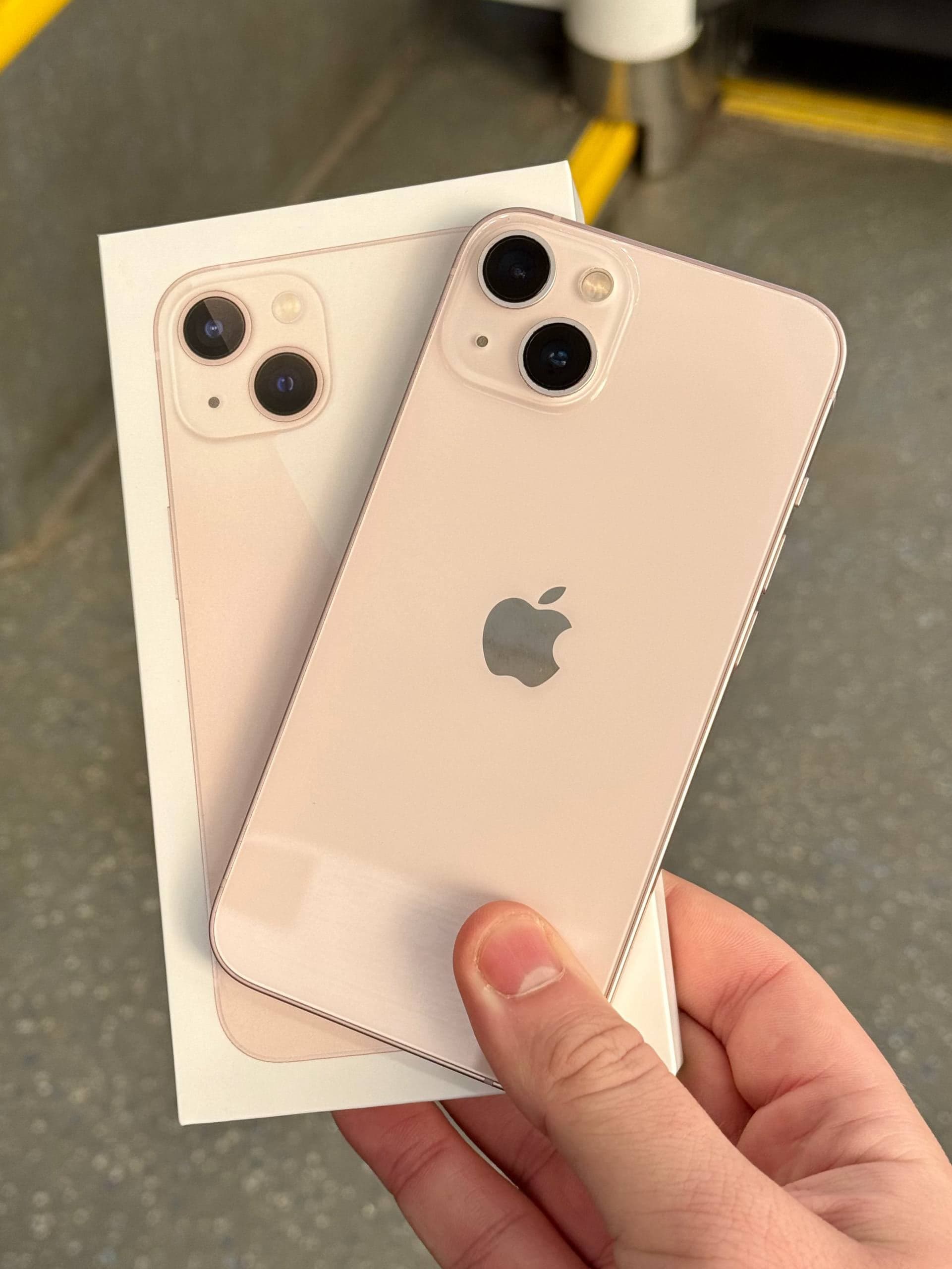 iPhone 13, 128 ГБ: корпус
