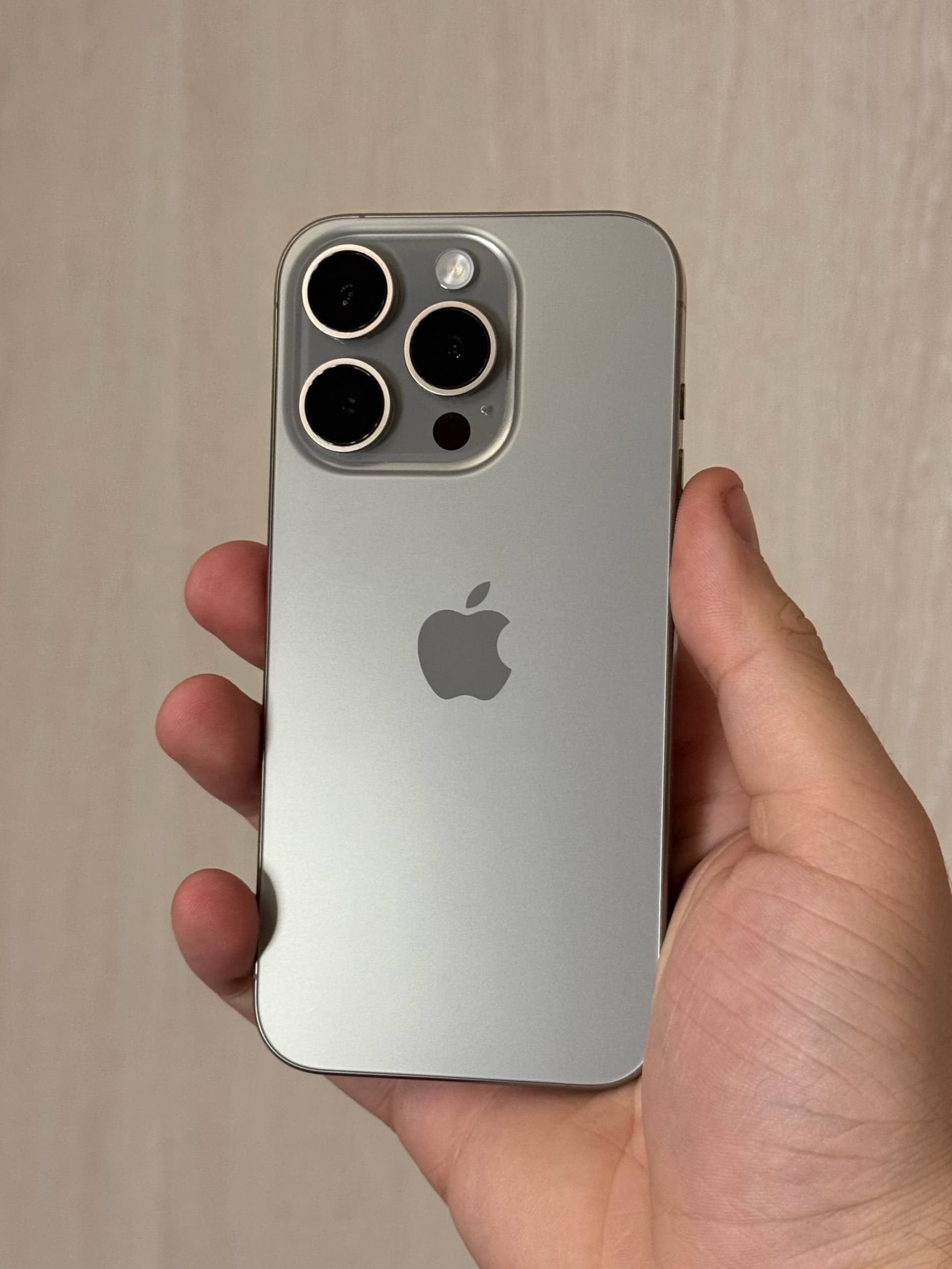 iPhone 15 Pro, 128 ГБ: корпус