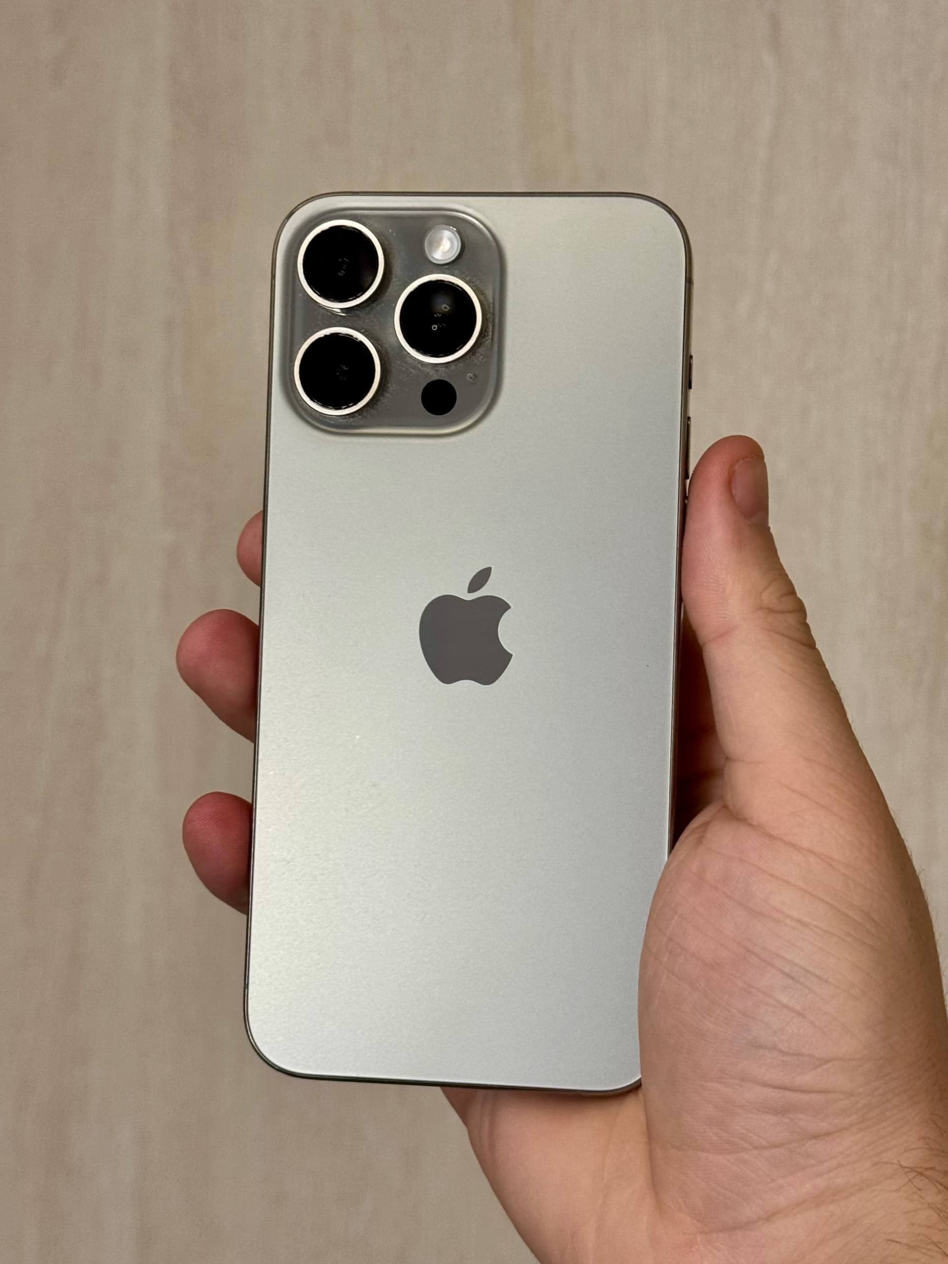 iPhone 15 Pro Max, 256 ГБ: корпус