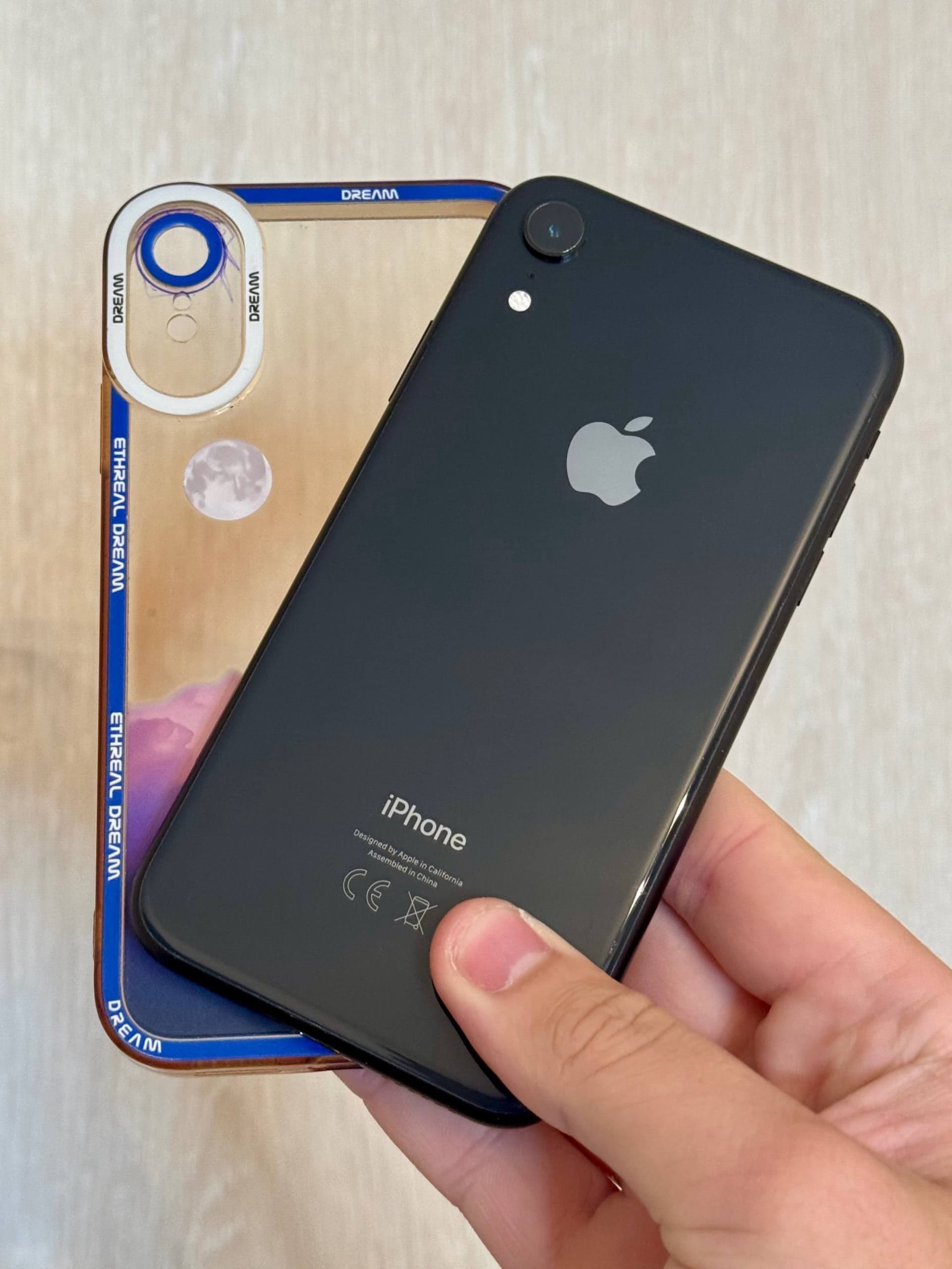 iPhone XR, 64 ГБ: корпус