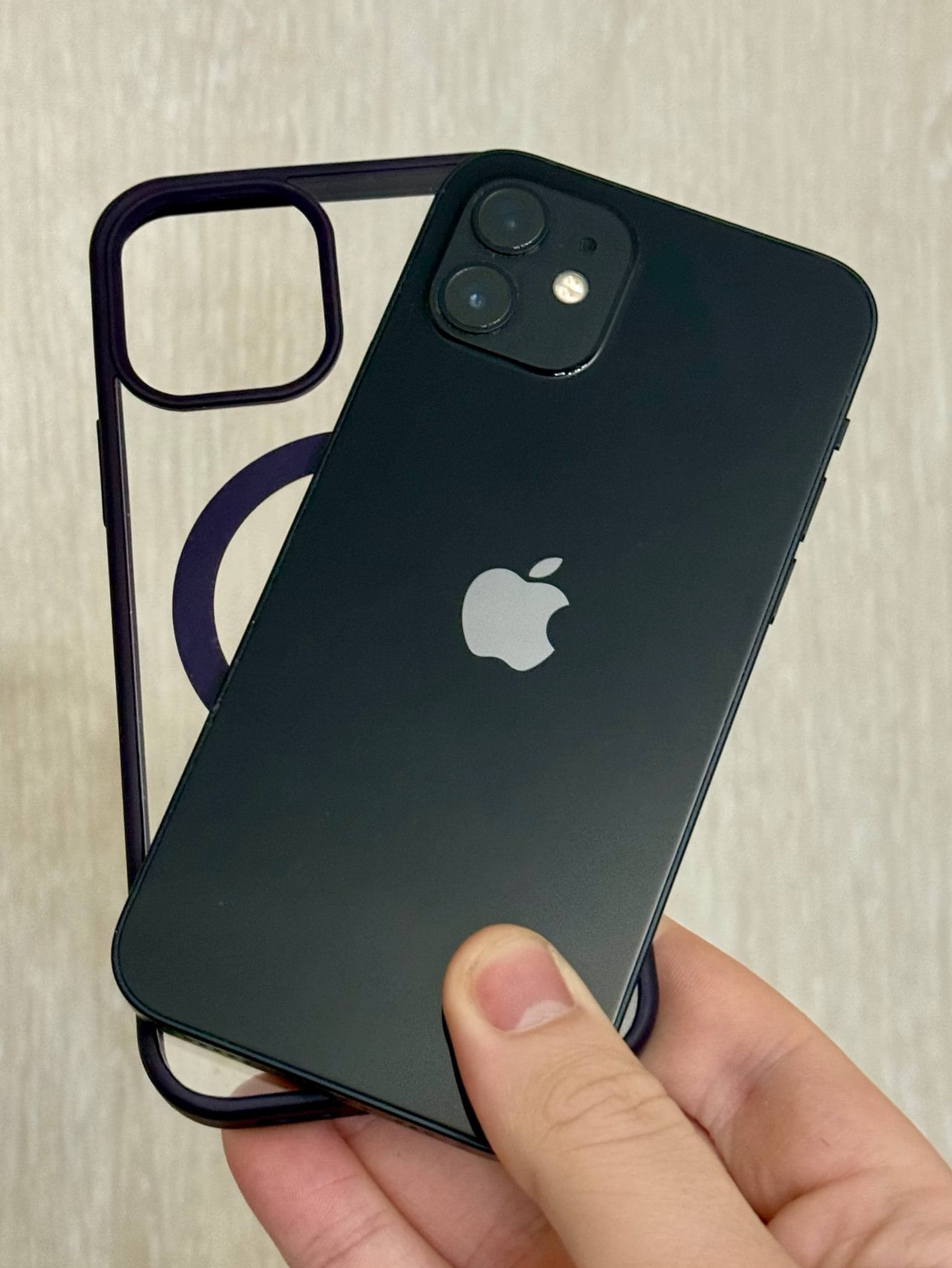 iPhone 12, 64 ГБ: корпус