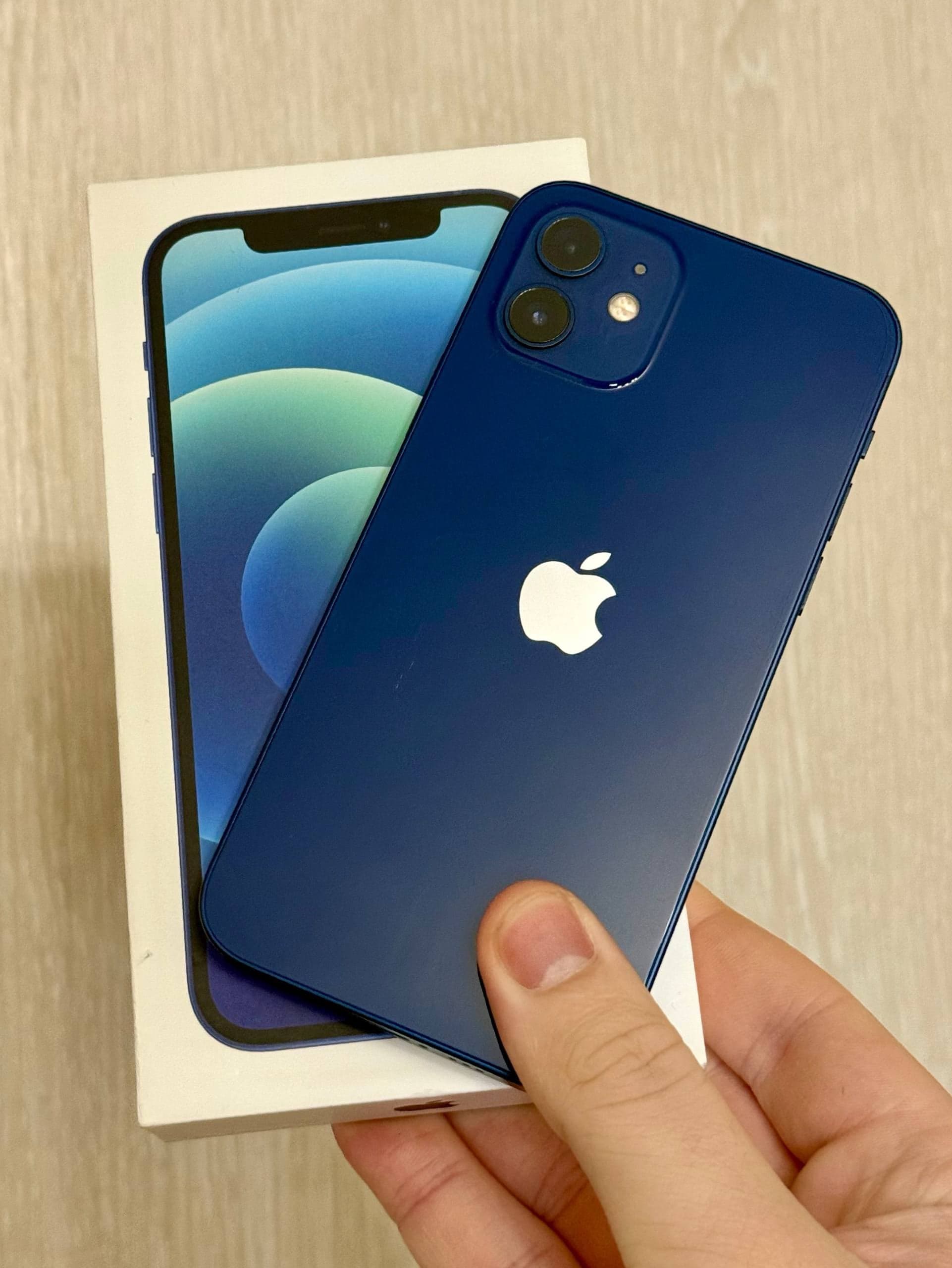 iPhone 12, 128 ГБ: корпус