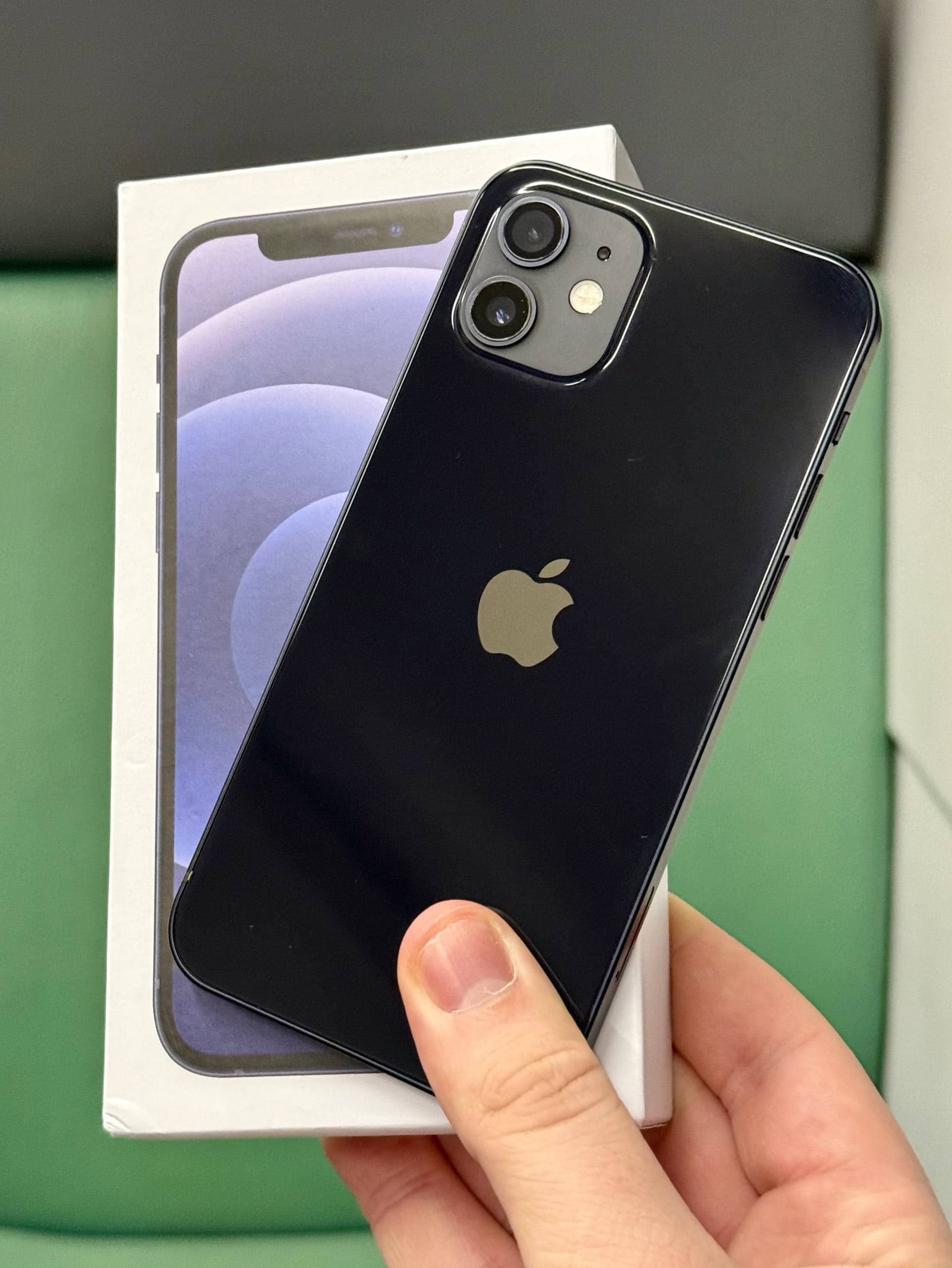 iPhone 12, 64 ГБ: корпус