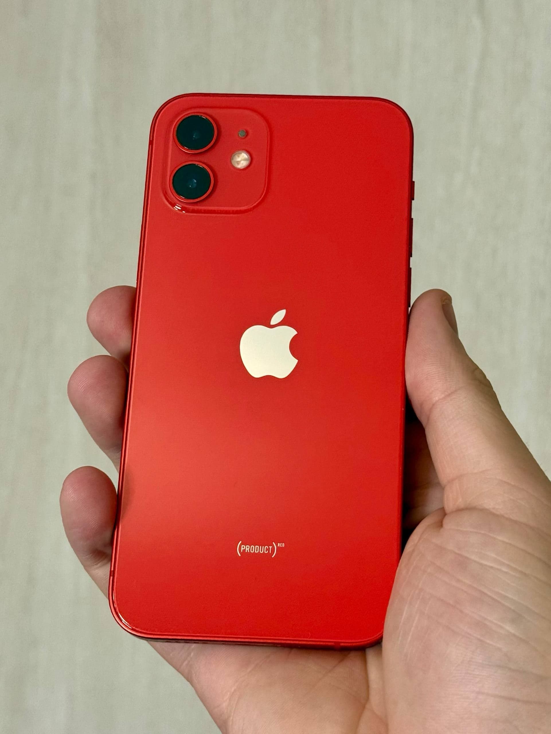 iPhone 12, 256 ГБ: корпус