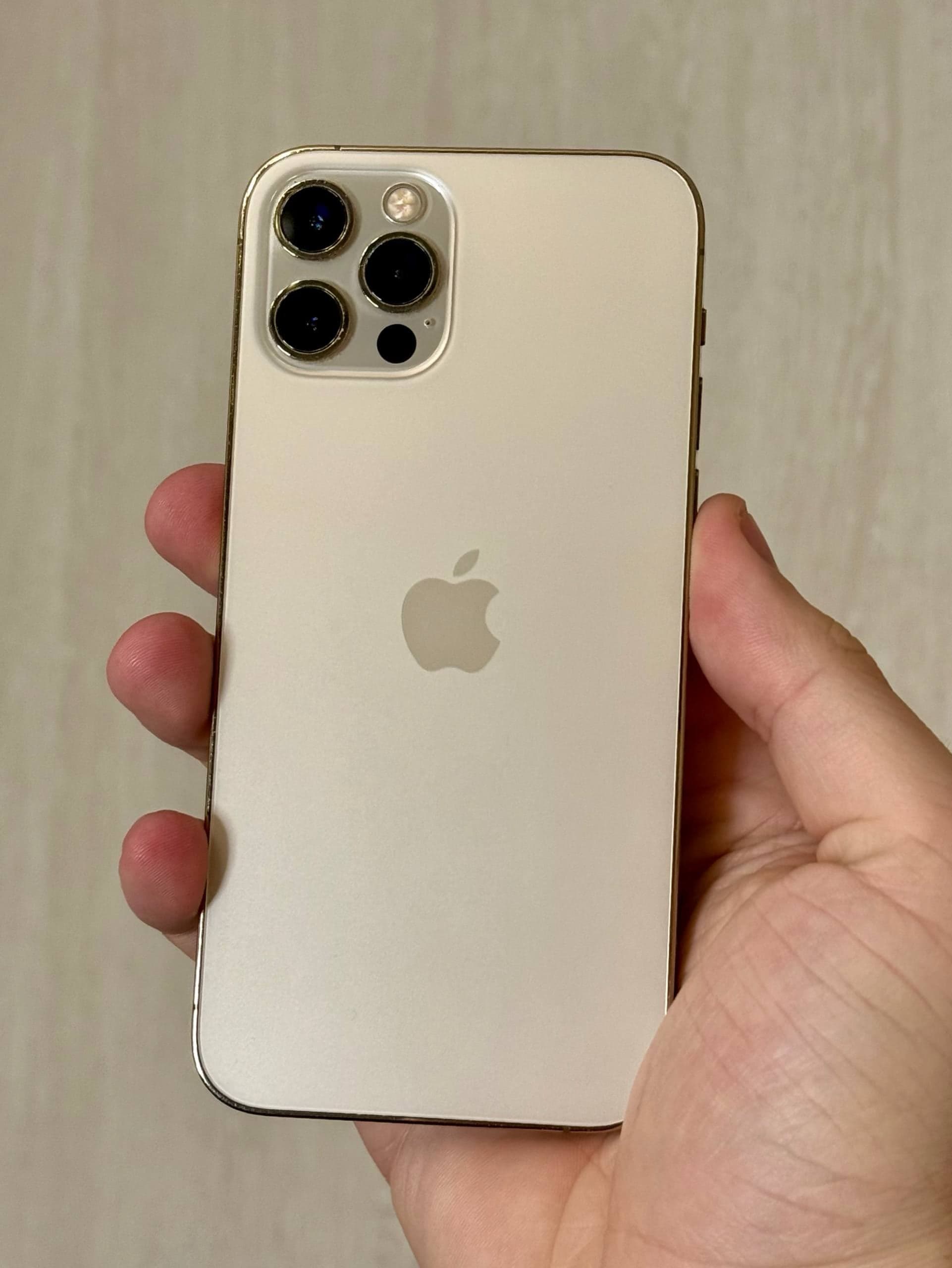 iPhone 12 Pro, 128 ГБ: корпус