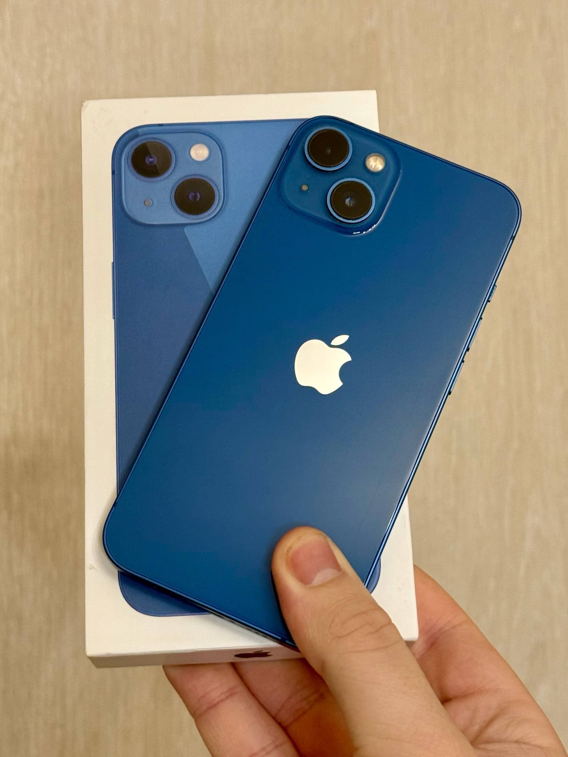 iPhone 13, 256 ГБ: корпус