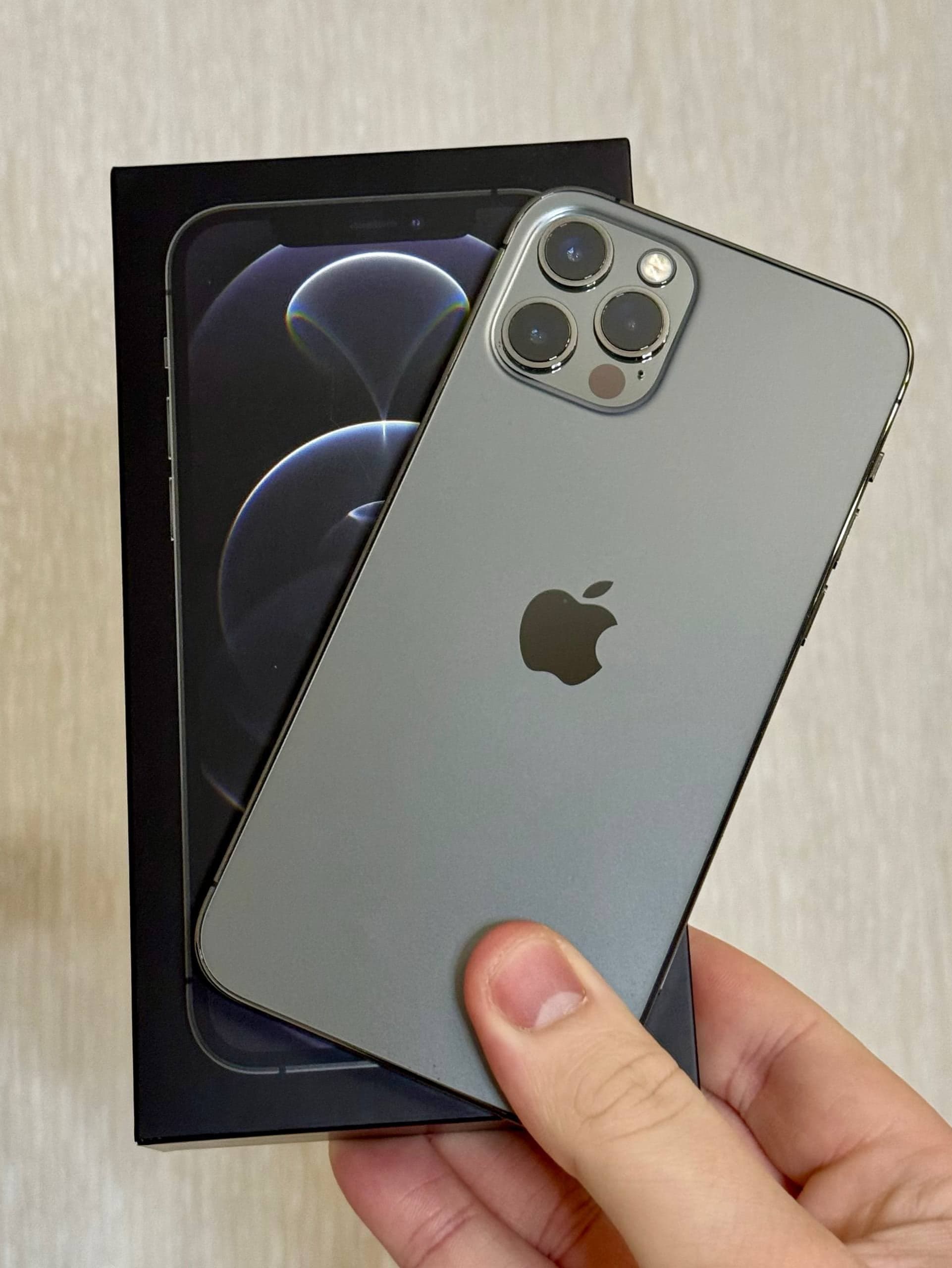 iPhone 12 Pro, 256 ГБ: корпус