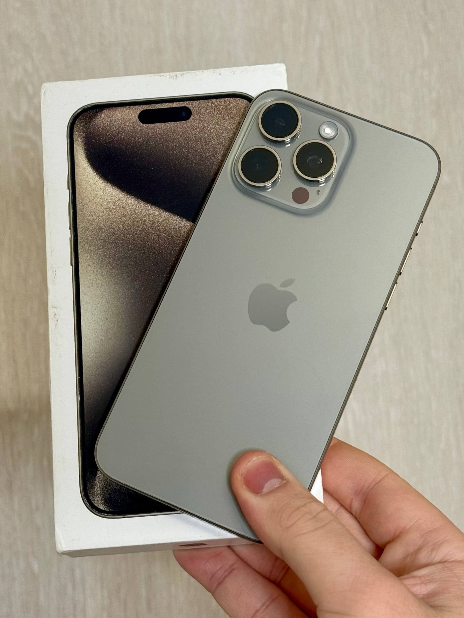 iPhone 15 Pro Max, 256 ГБ: корпус
