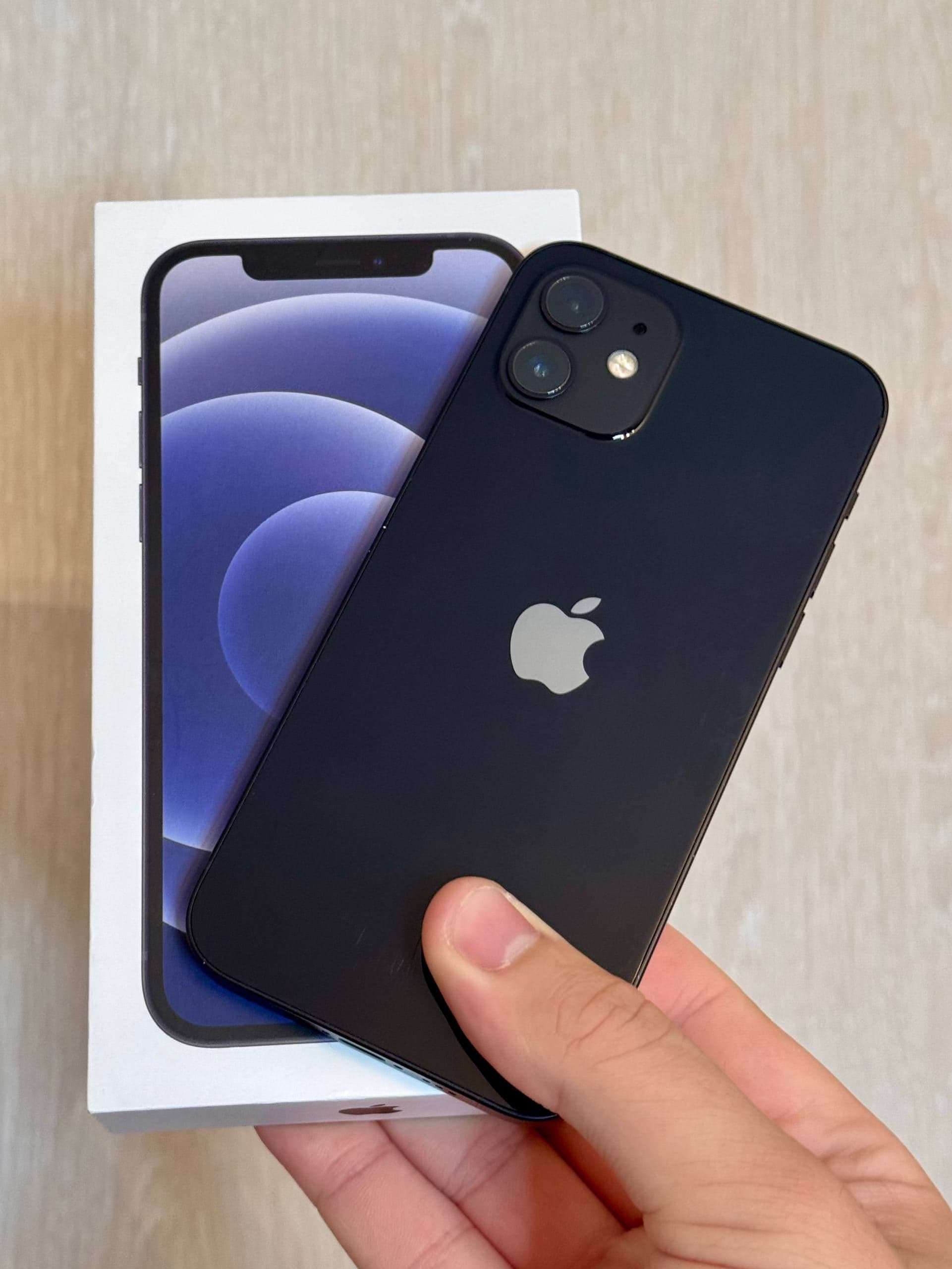 iPhone 12, 256 ГБ: корпус