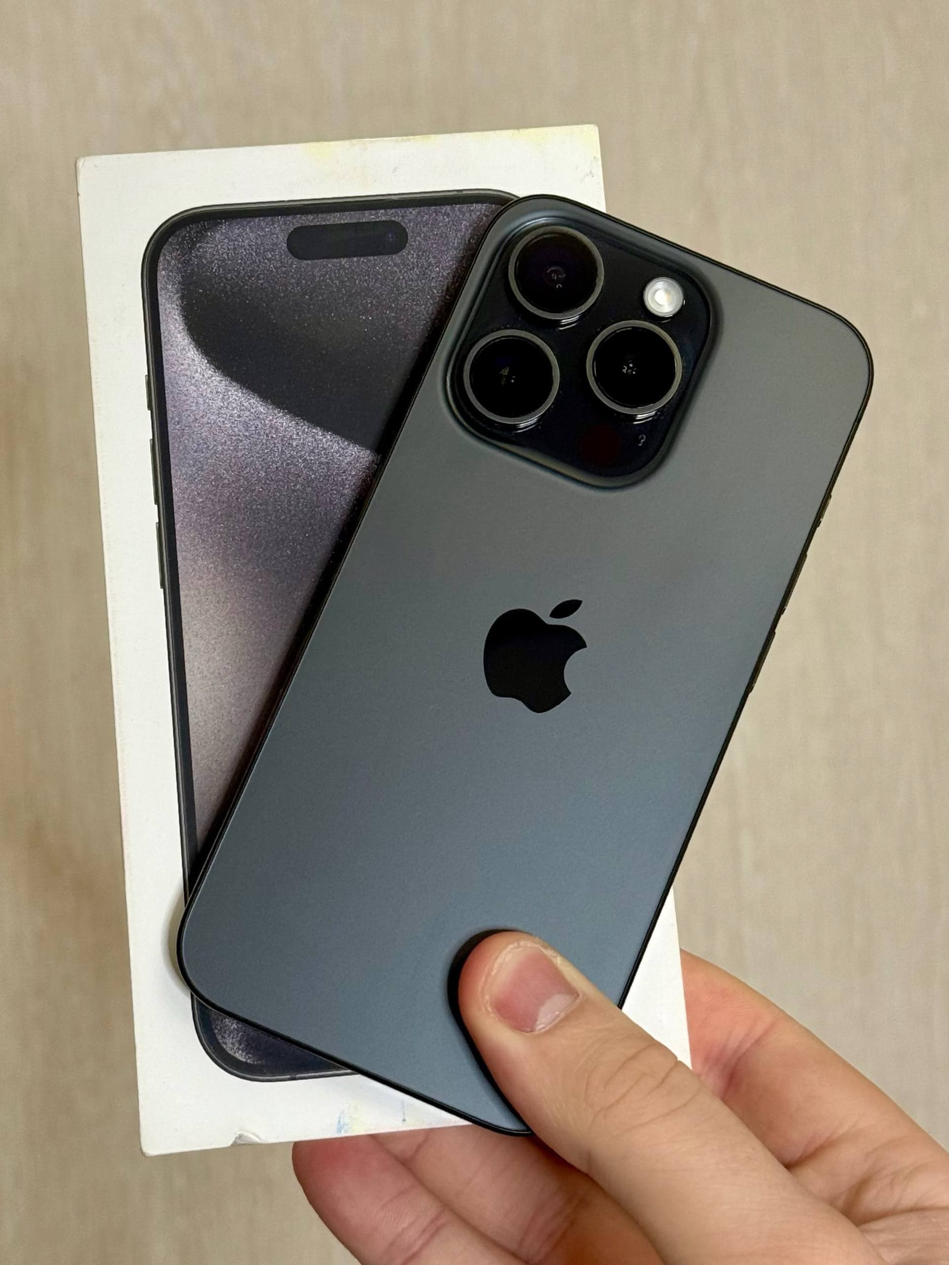 iPhone 15 Pro, 256 ГБ: корпус