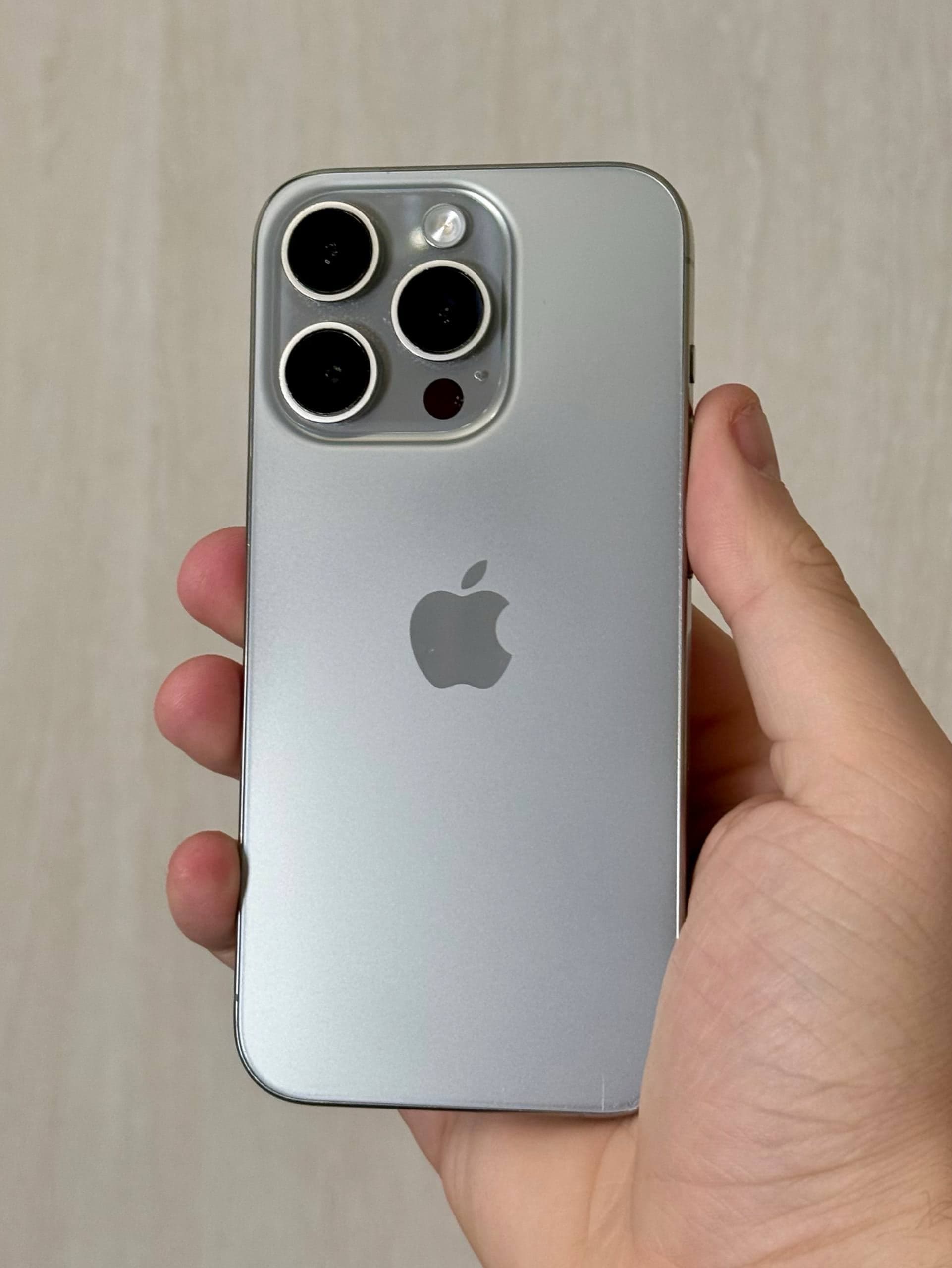 iPhone 15 Pro, 128 ГБ: корпус