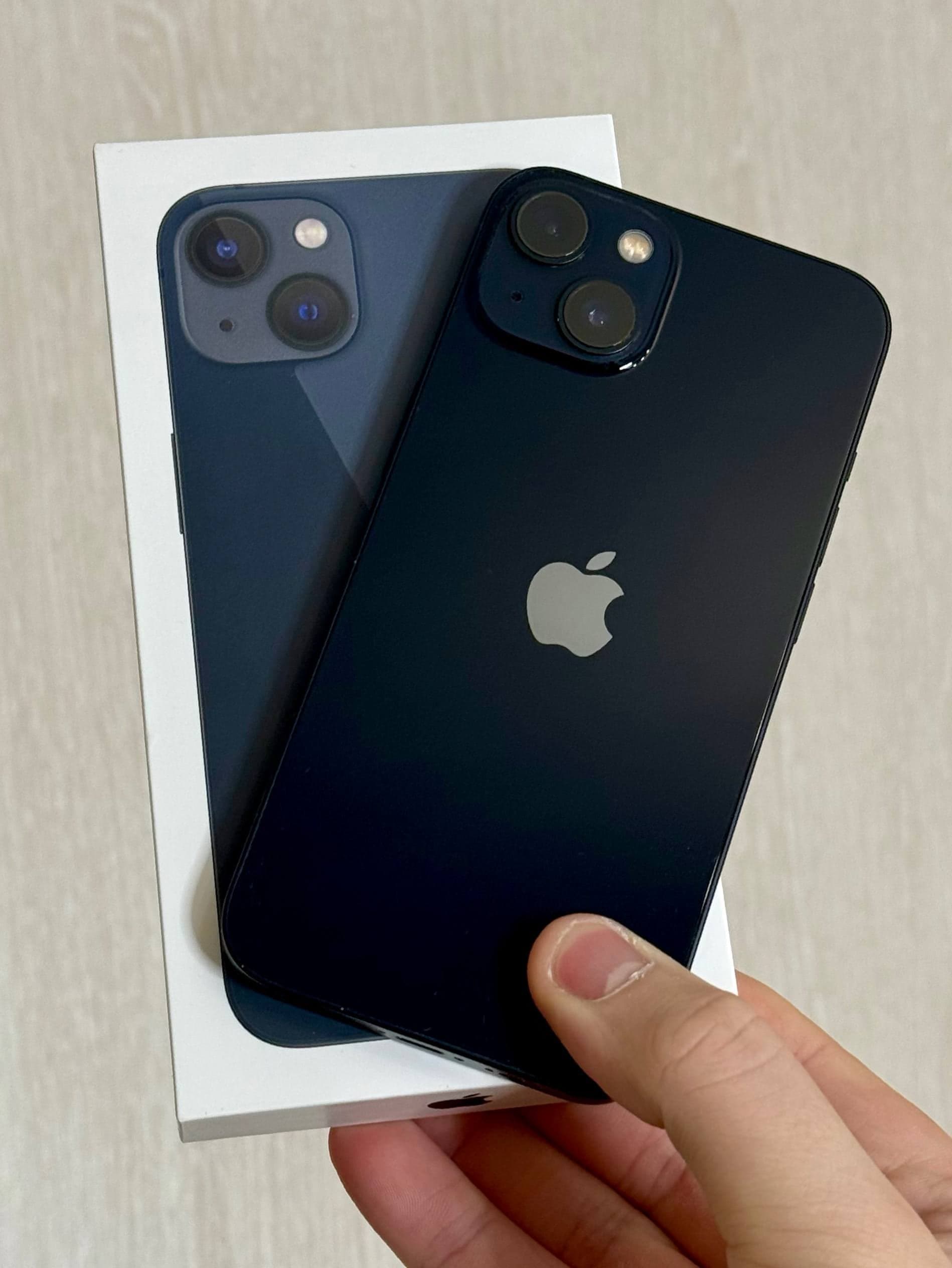 iPhone 13, 256 ГБ: корпус
