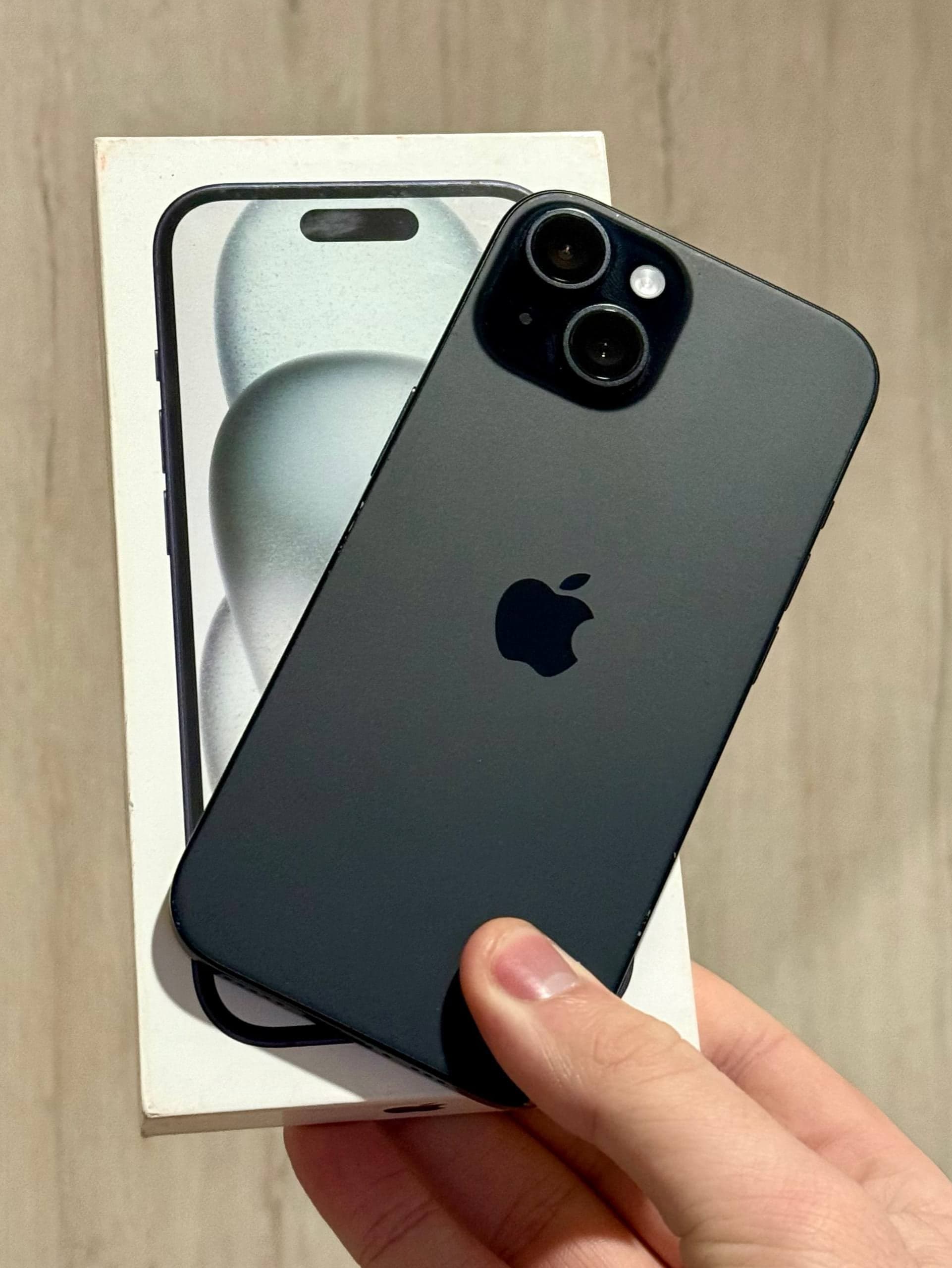 iPhone 15, 128 ГБ: корпус