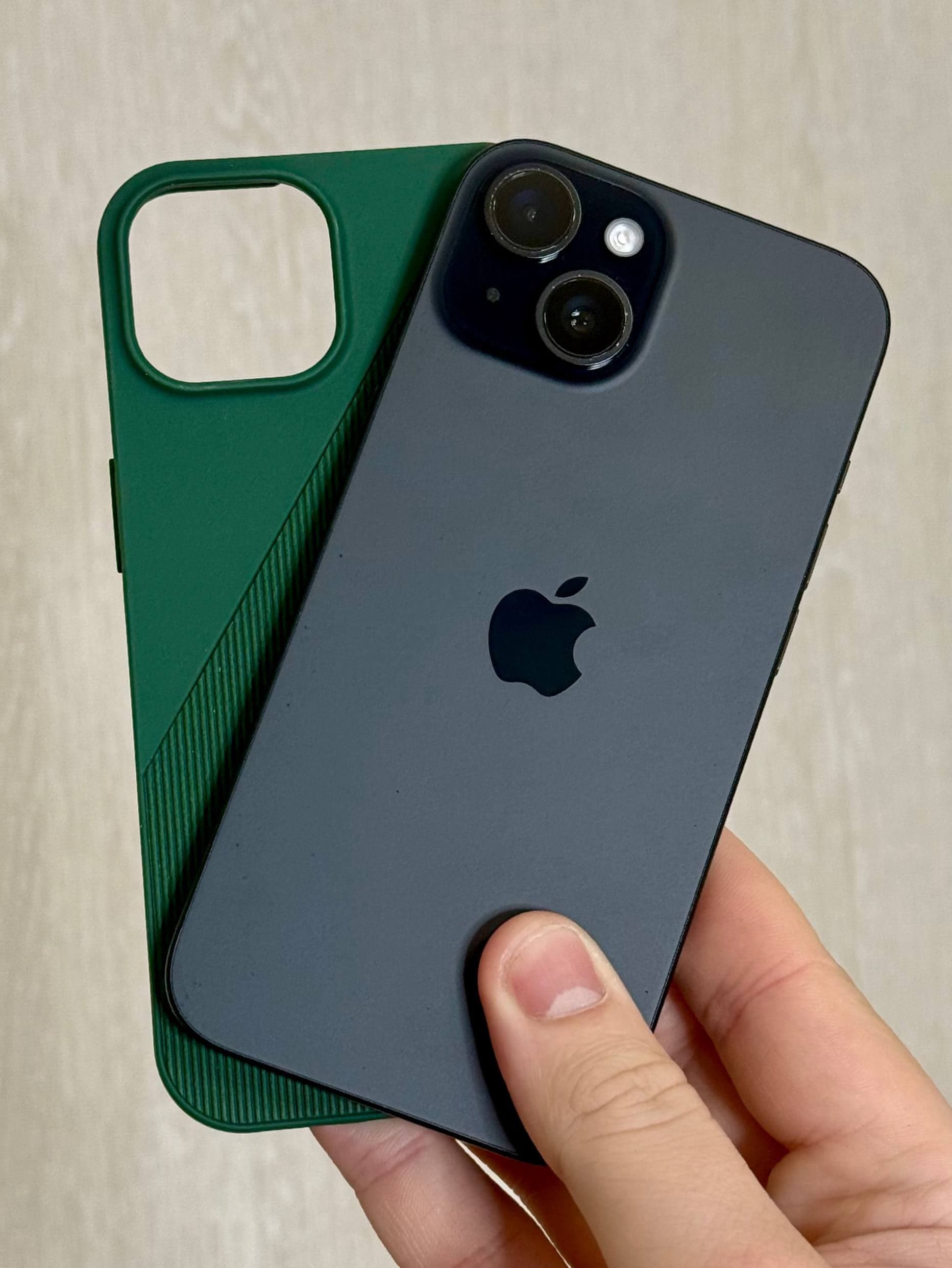 iPhone 15, 128 ГБ: корпус