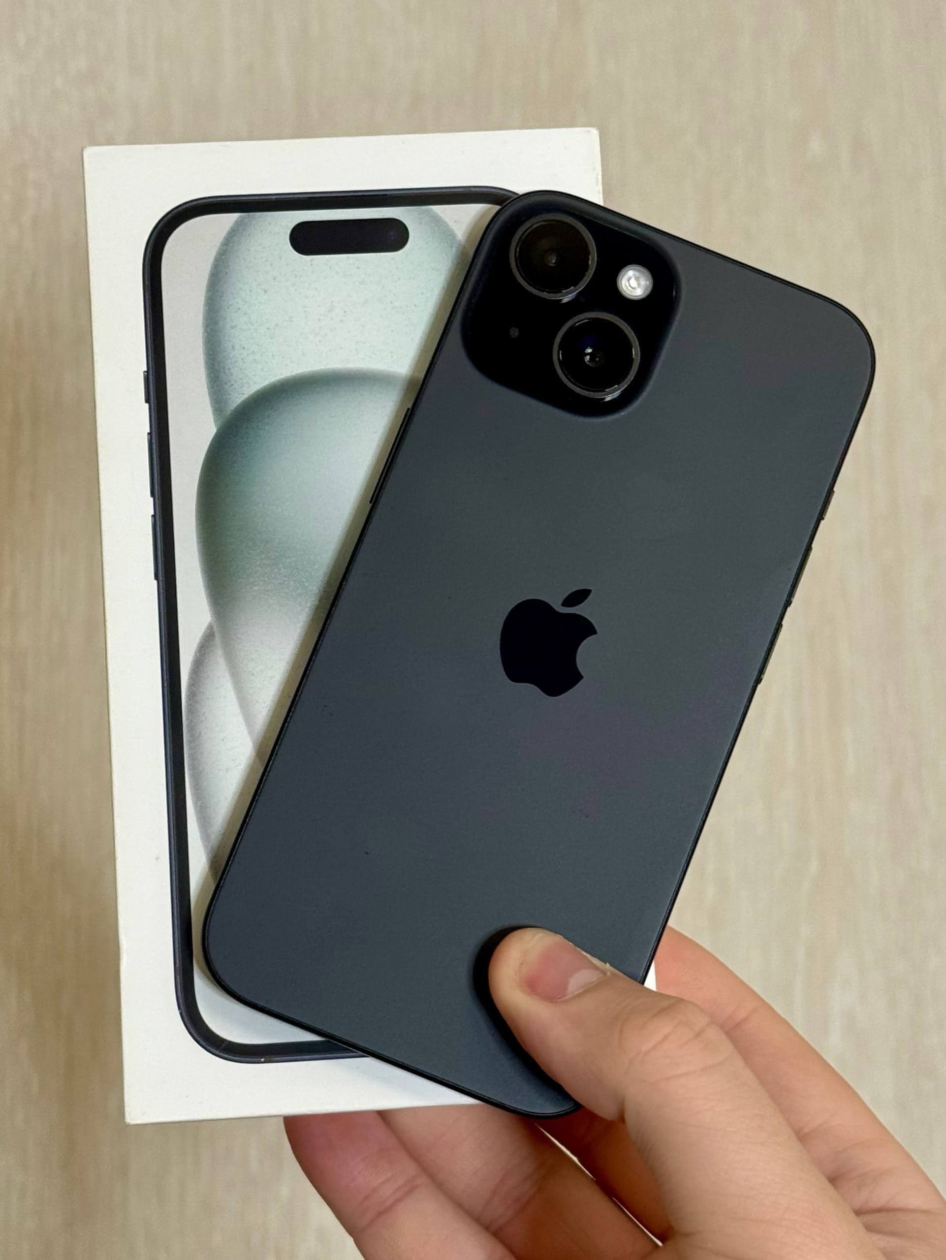 iPhone 15, 128 ГБ: корпус