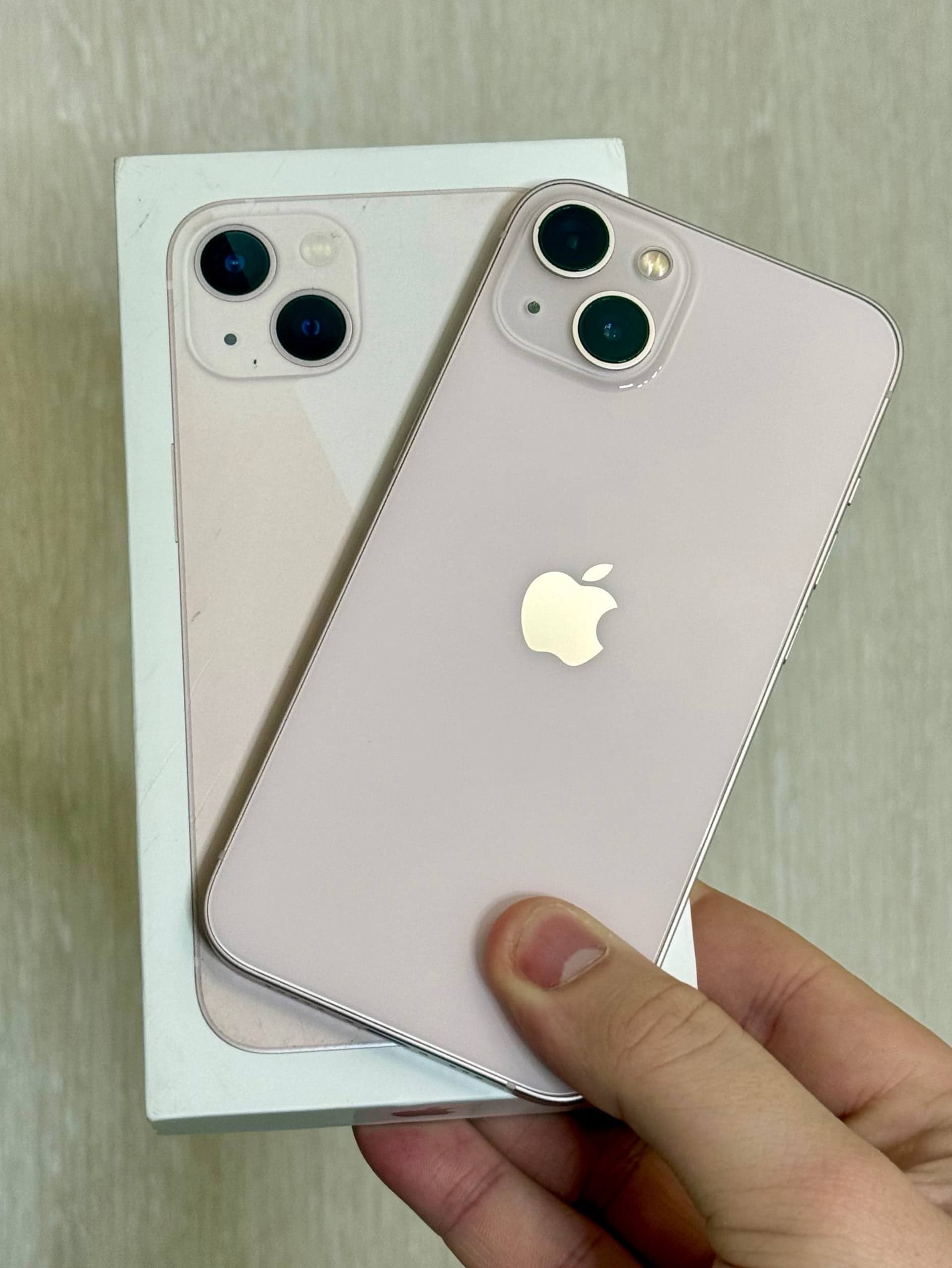 iPhone 13, 128 ГБ: корпус