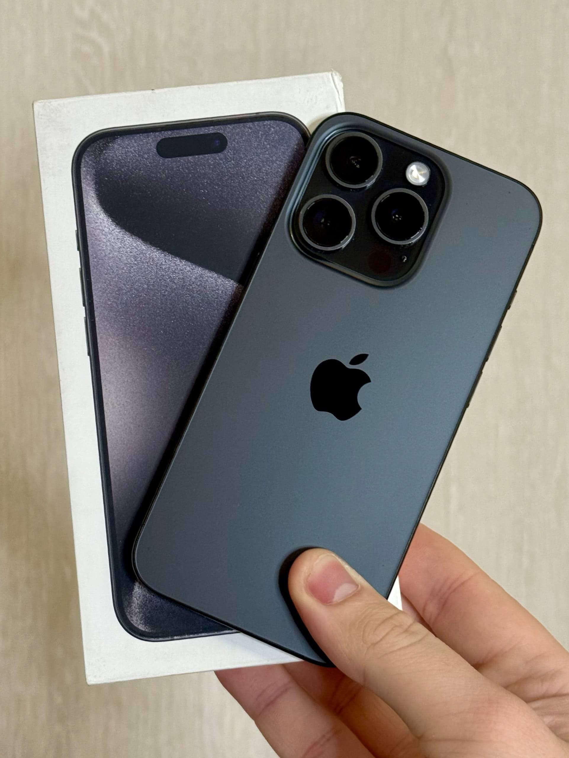 iPhone 15 Pro, 256 ГБ: корпус