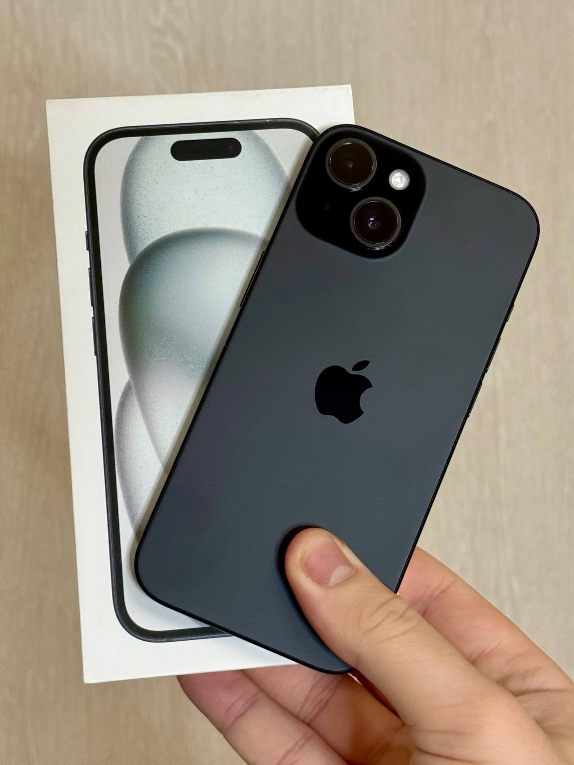 iPhone 15, 128 ГБ: корпус