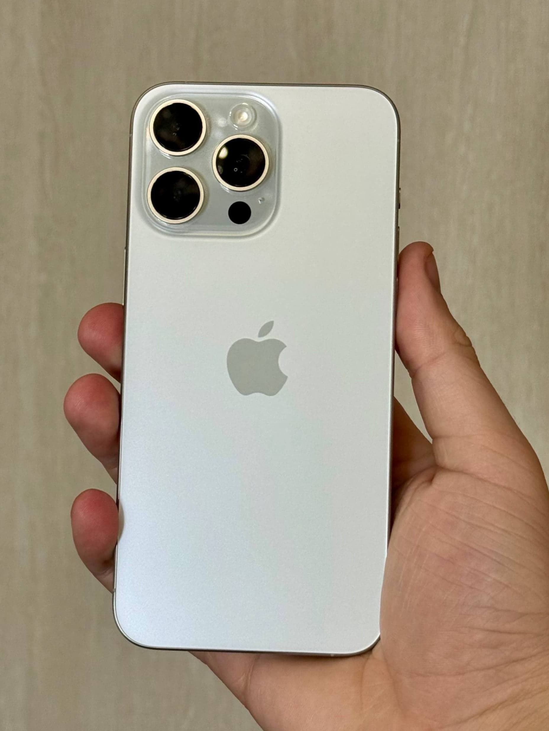 iPhone 15 Pro Max, 256 ГБ: корпус