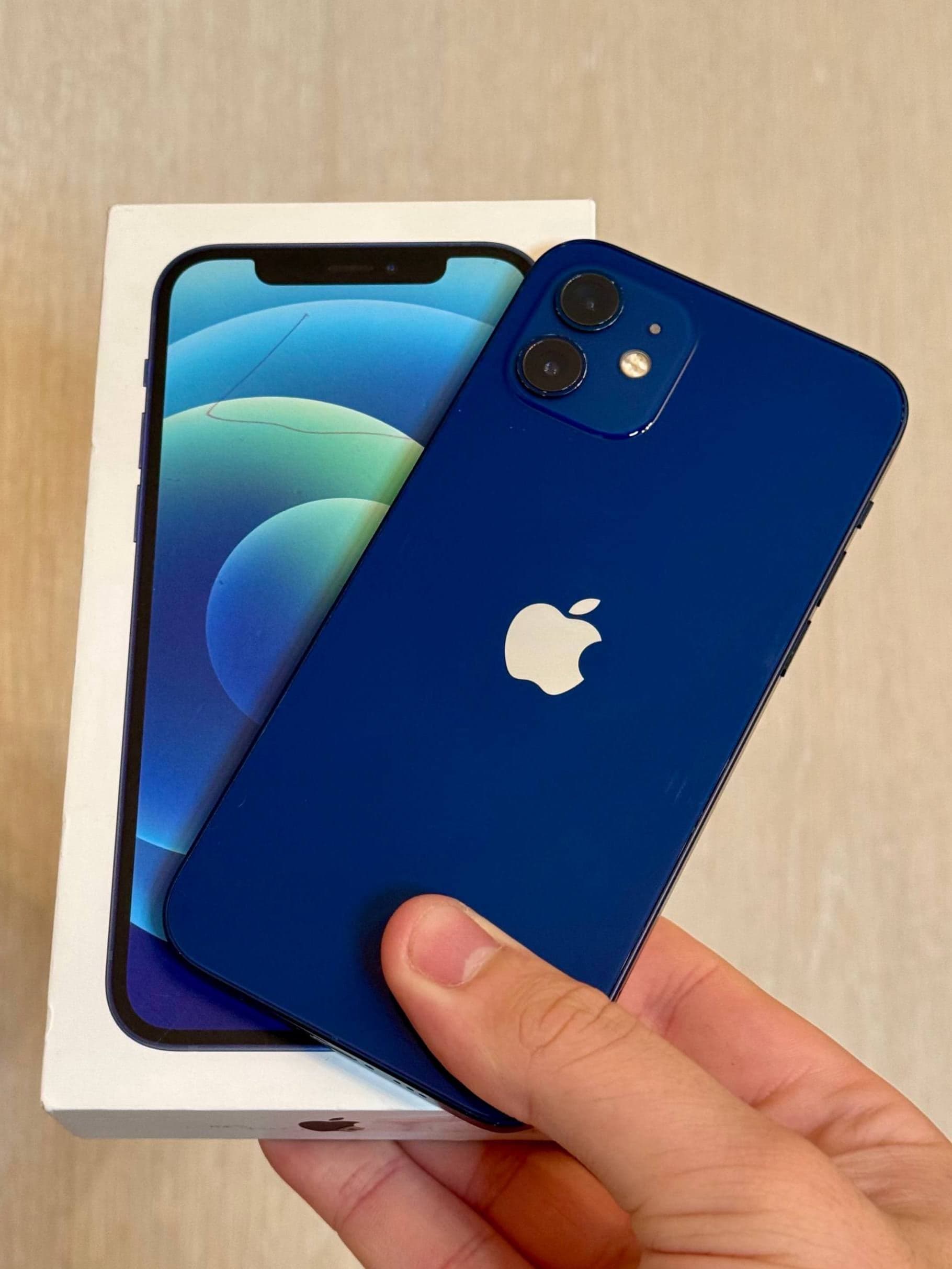 iPhone 12, 64 ГБ: корпус