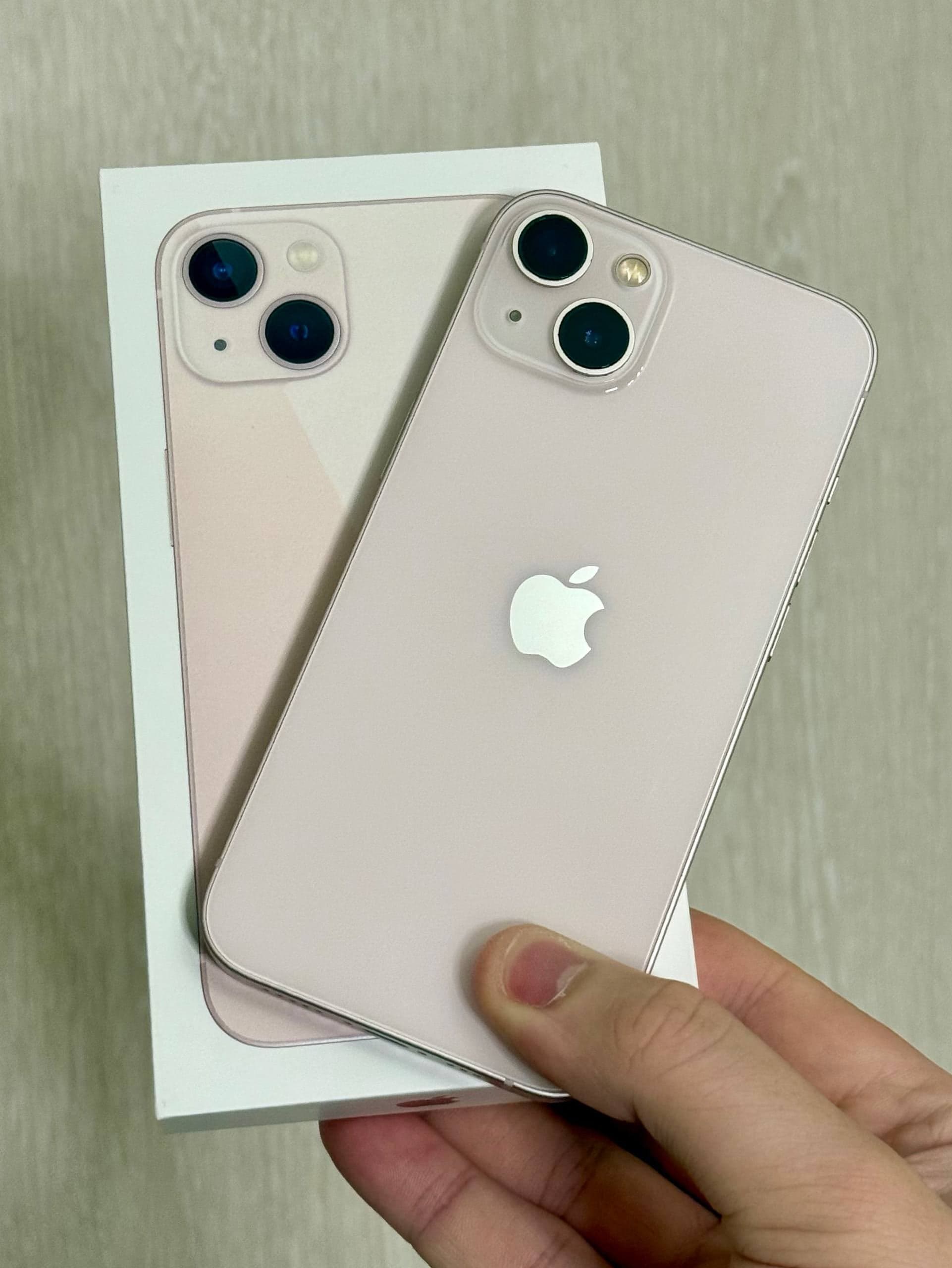 iPhone 13, 128 ГБ: корпус