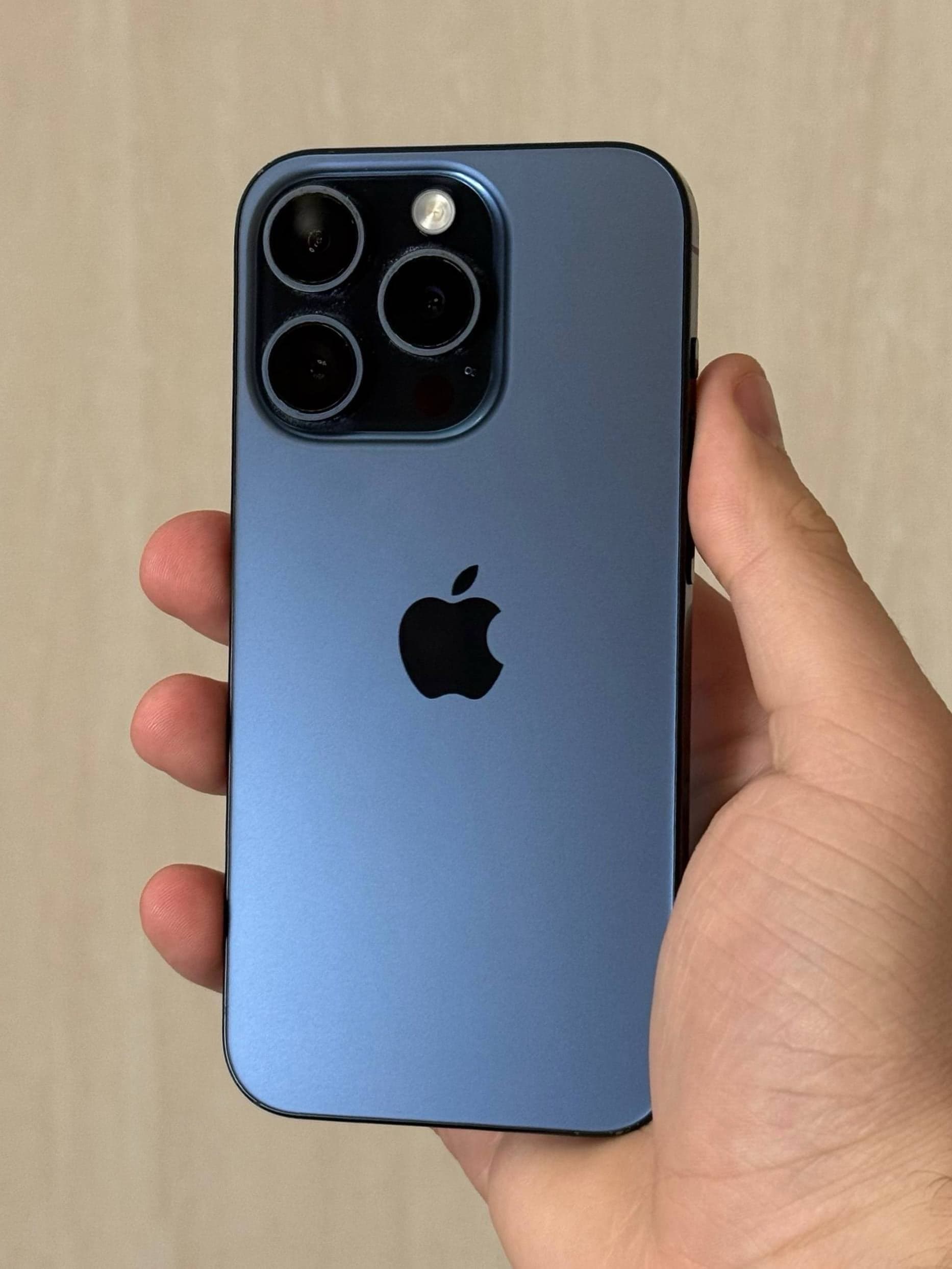 iPhone 15 Pro, 256 ГБ: корпус