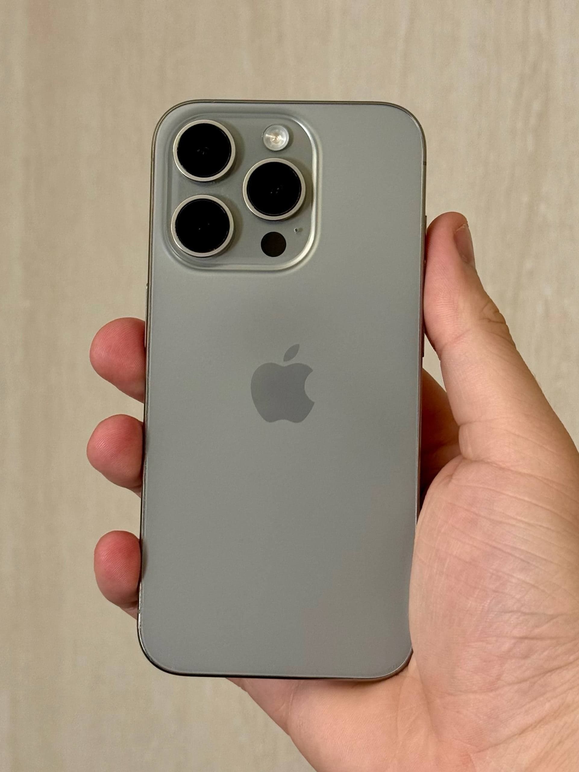 iPhone 15 Pro, 128 ГБ: корпус