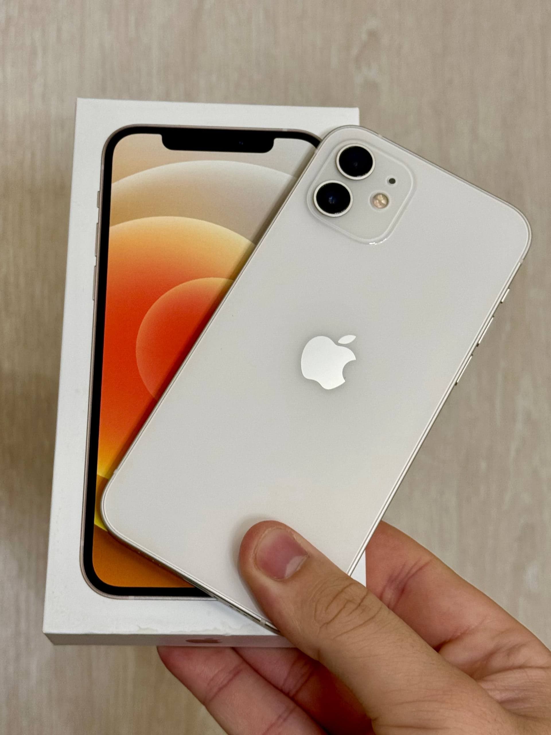 iPhone 12, 64 ГБ: корпус