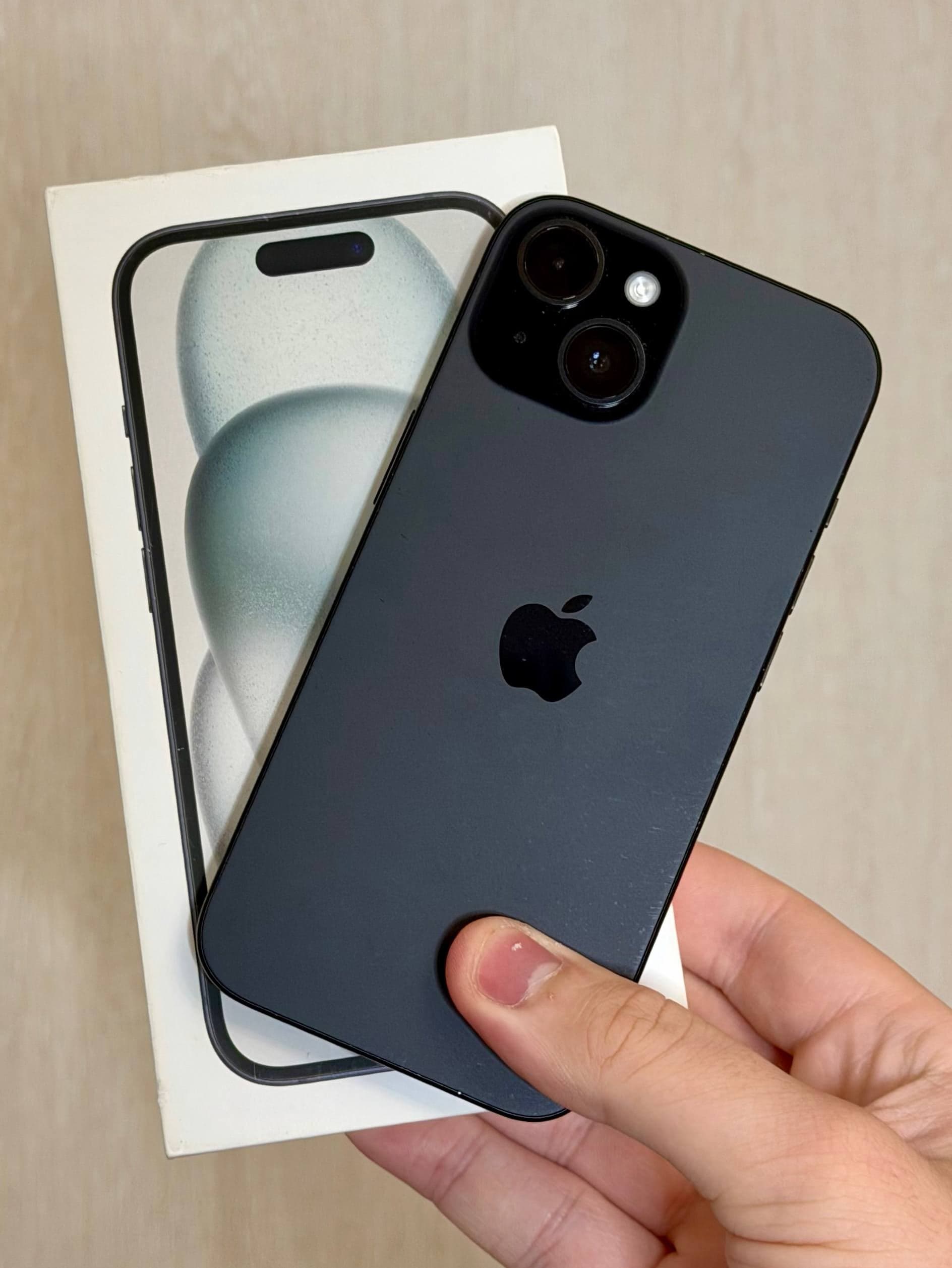 iPhone 15, 256 ГБ: корпус