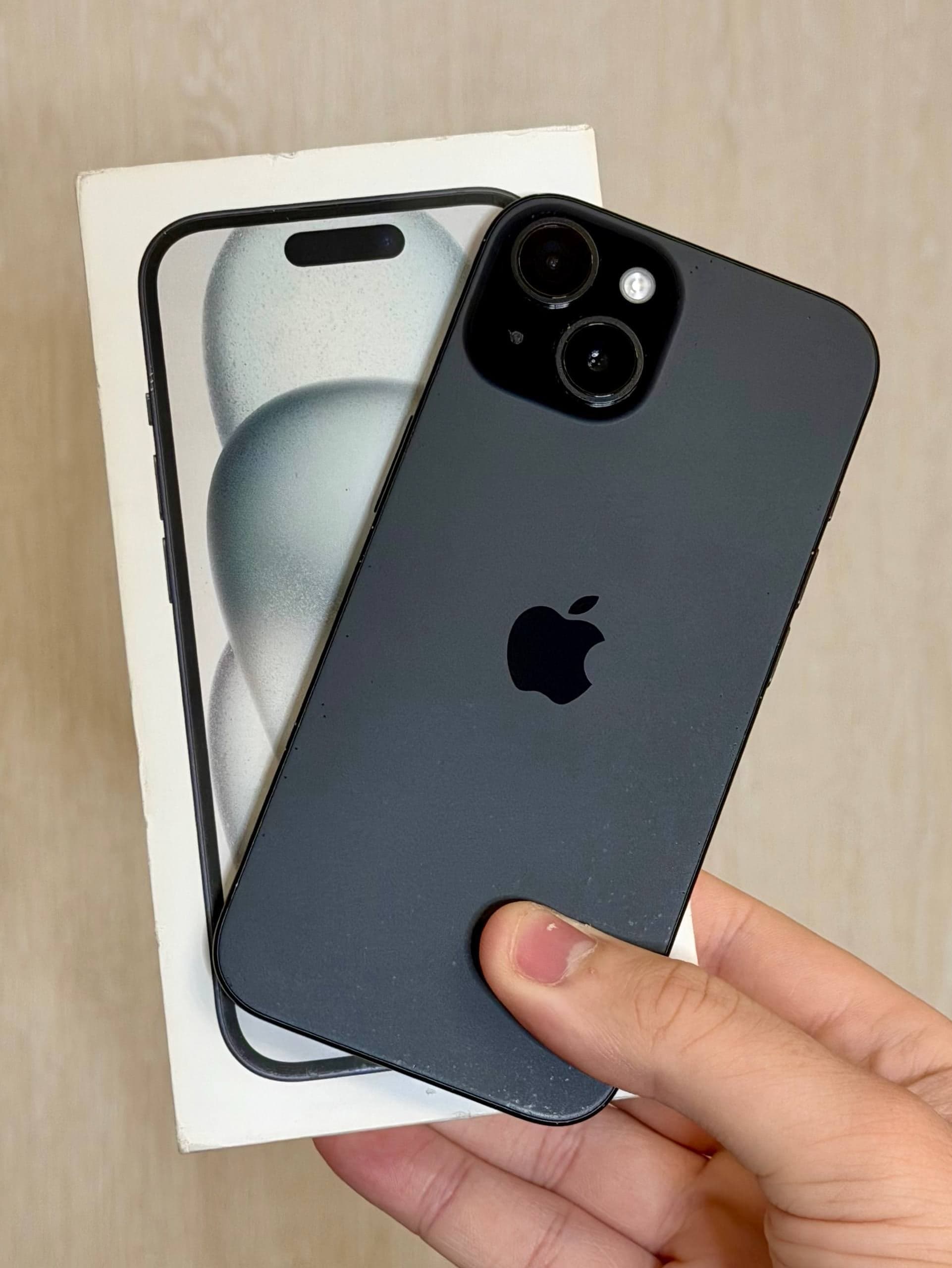 iPhone 15, 128 ГБ: корпус