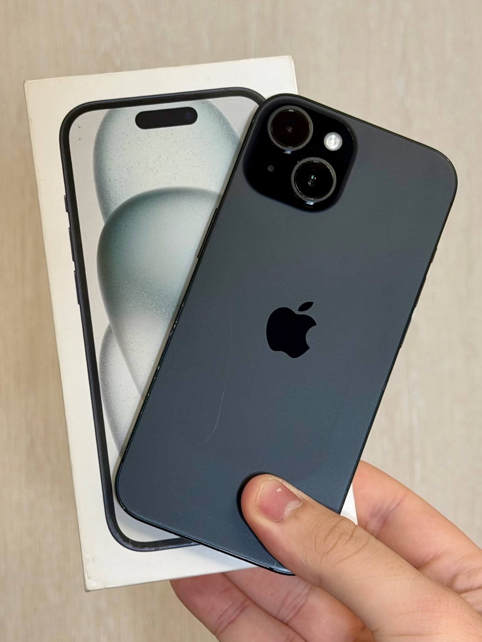 iPhone 15, 128 ГБ: корпус