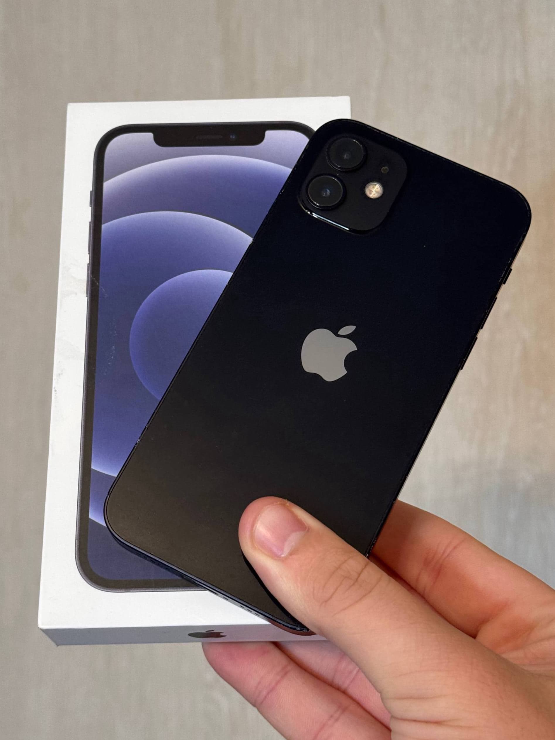 iPhone 12, 256 ГБ: корпус