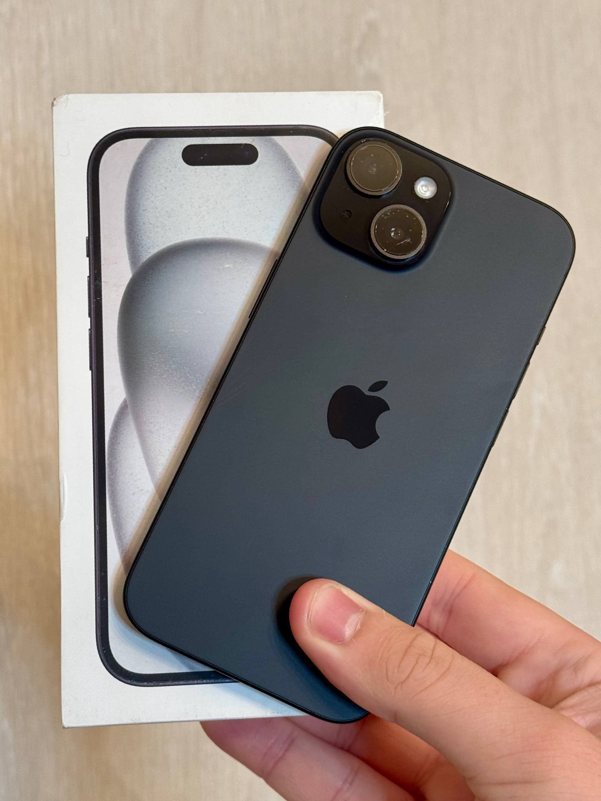 iPhone 15, 128 ГБ: корпус
