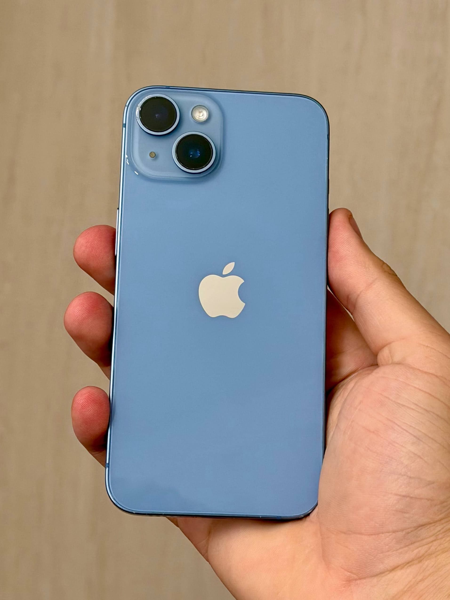 iPhone 14, 256 ГБ: корпус