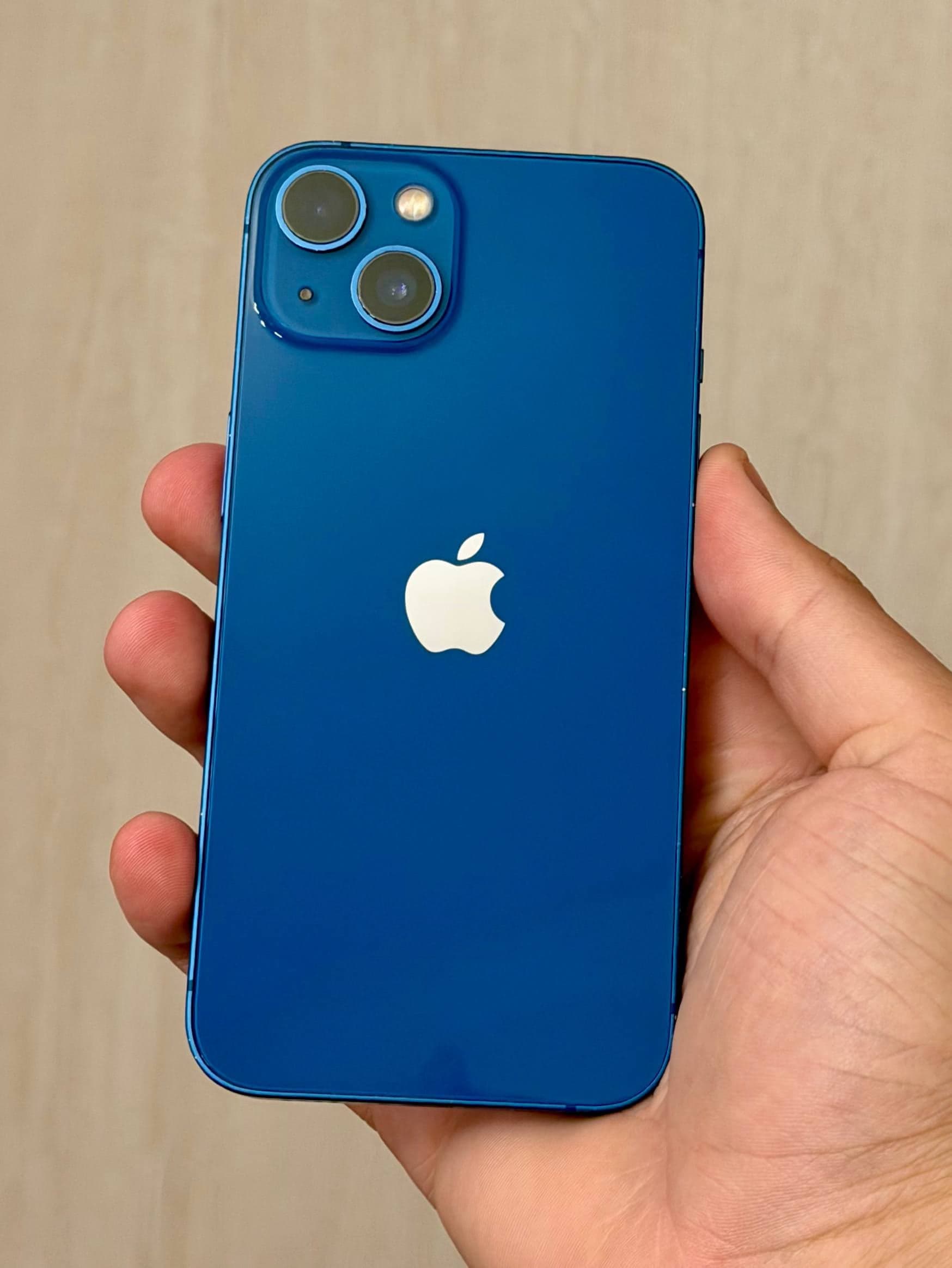 iPhone 13, 256 ГБ: корпус