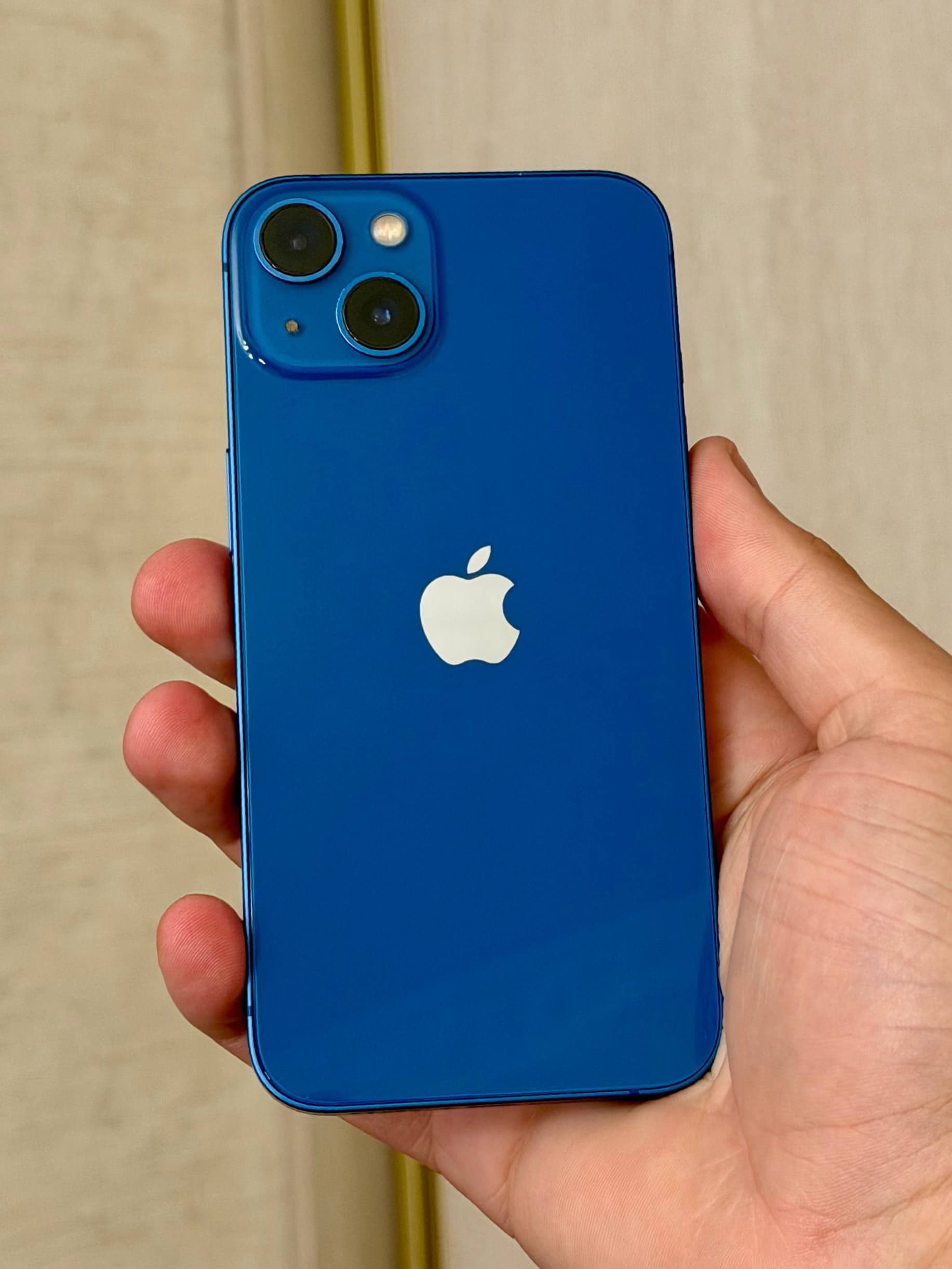 iPhone 13, 256 ГБ: корпус