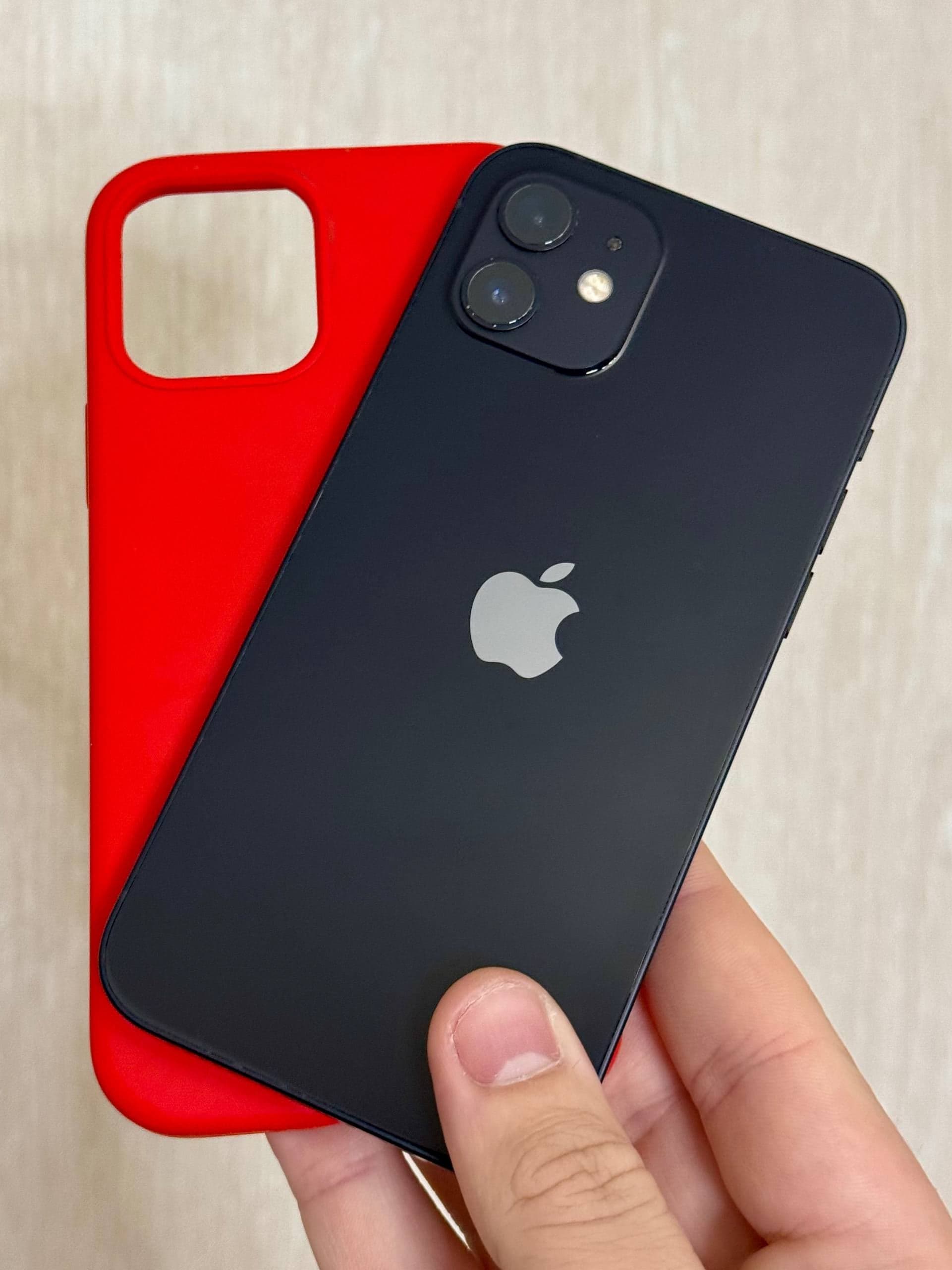 iPhone 12, 128 ГБ: корпус
