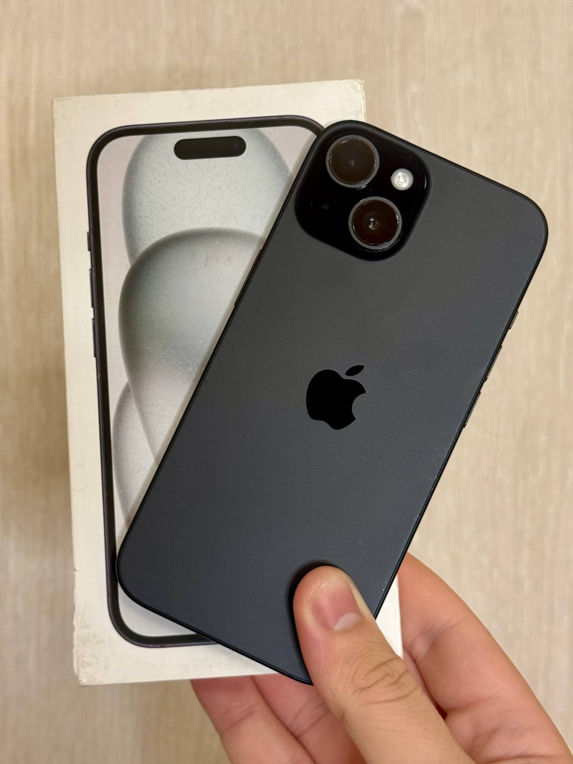 iPhone 15, 128 ГБ: корпус