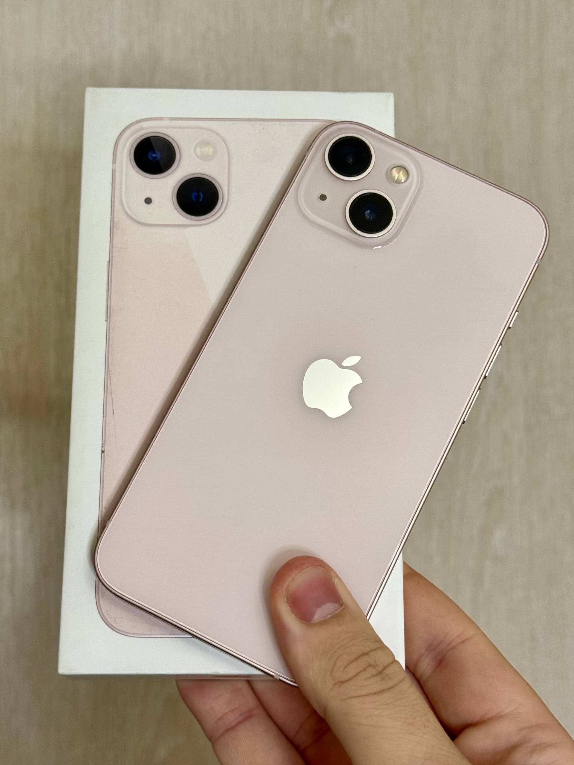 iPhone 13, 256 ГБ: корпус