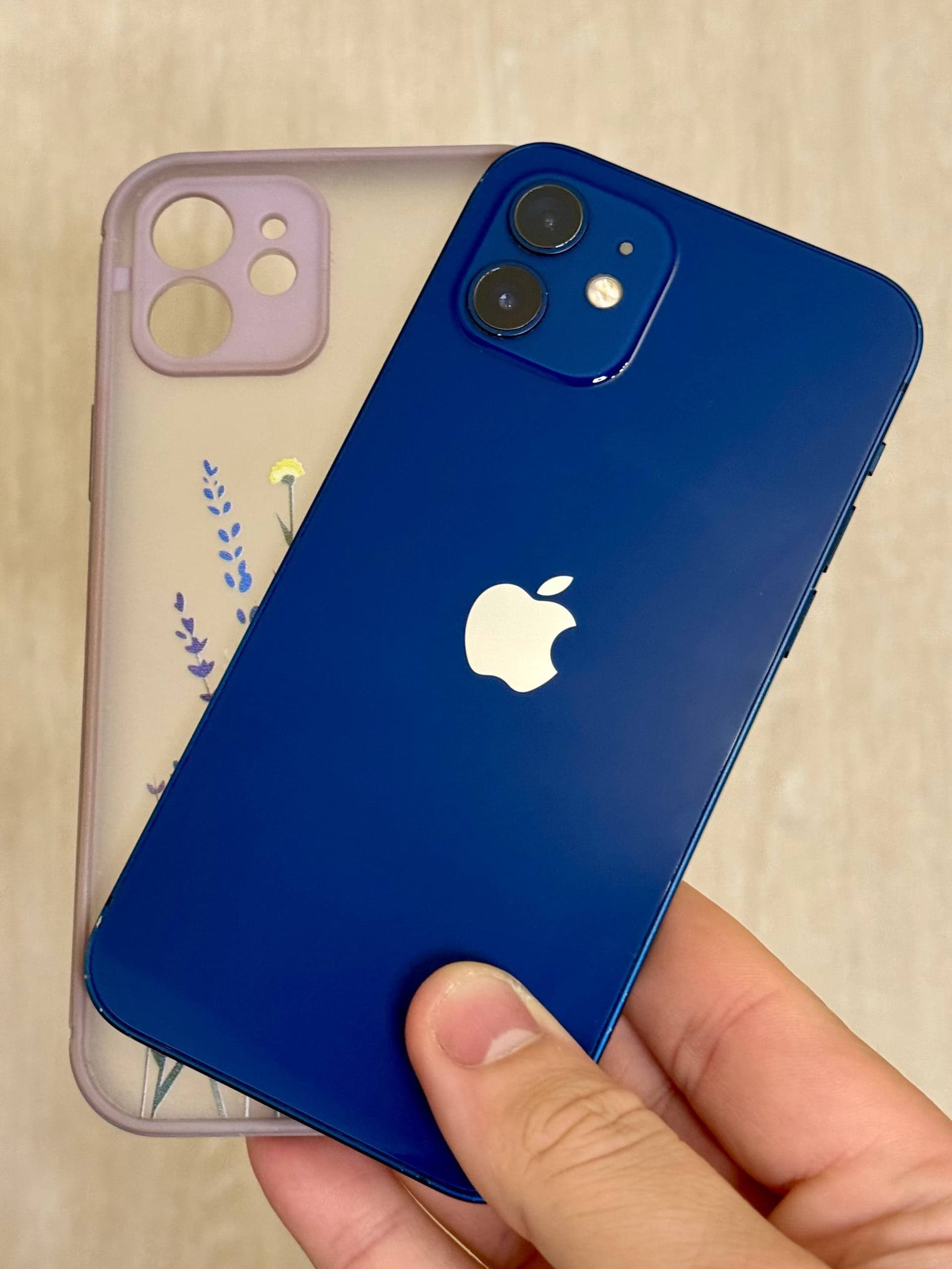 iPhone 12, 64 ГБ: корпус