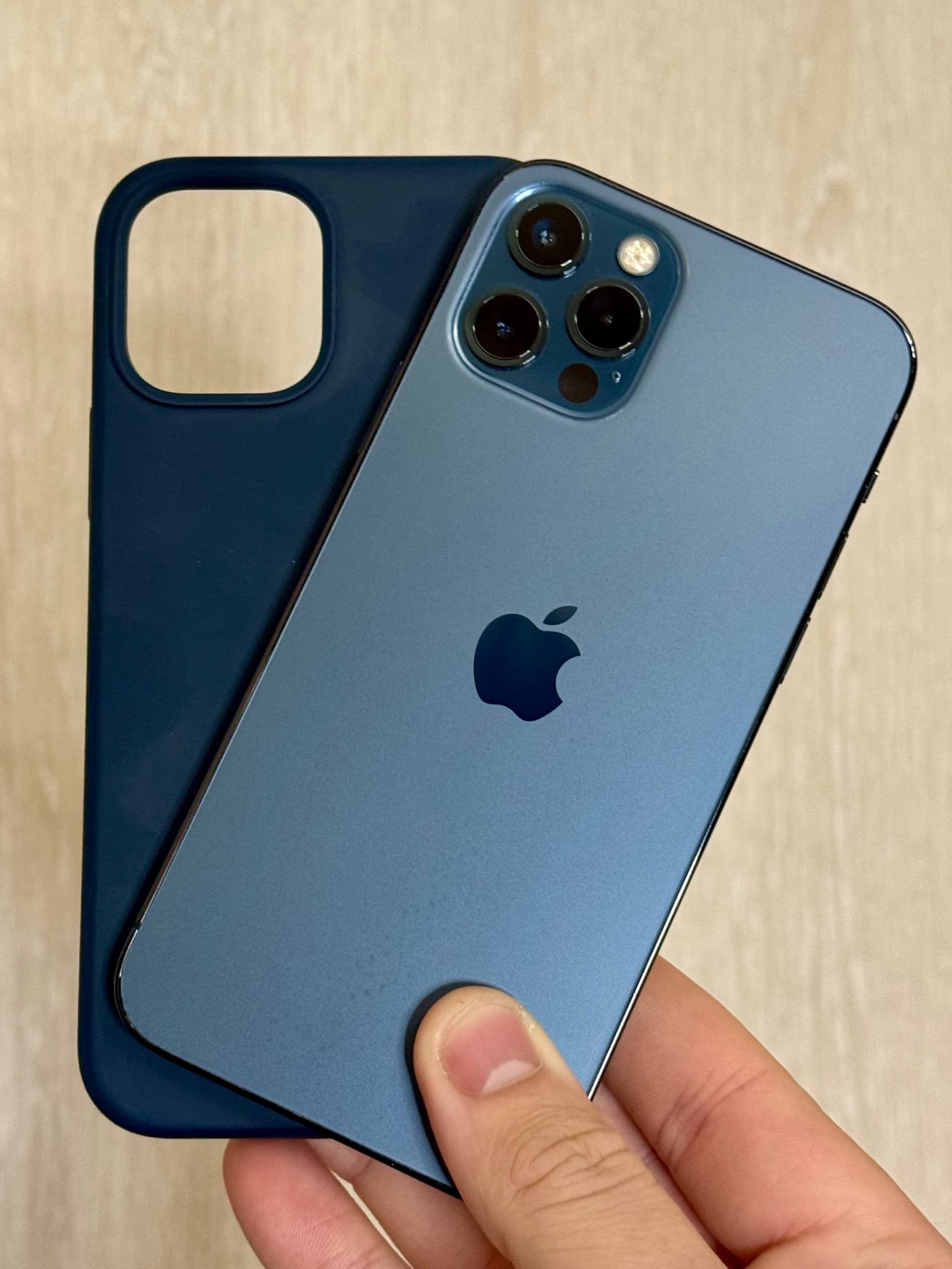 iPhone 12 Pro, 256 ГБ: корпус